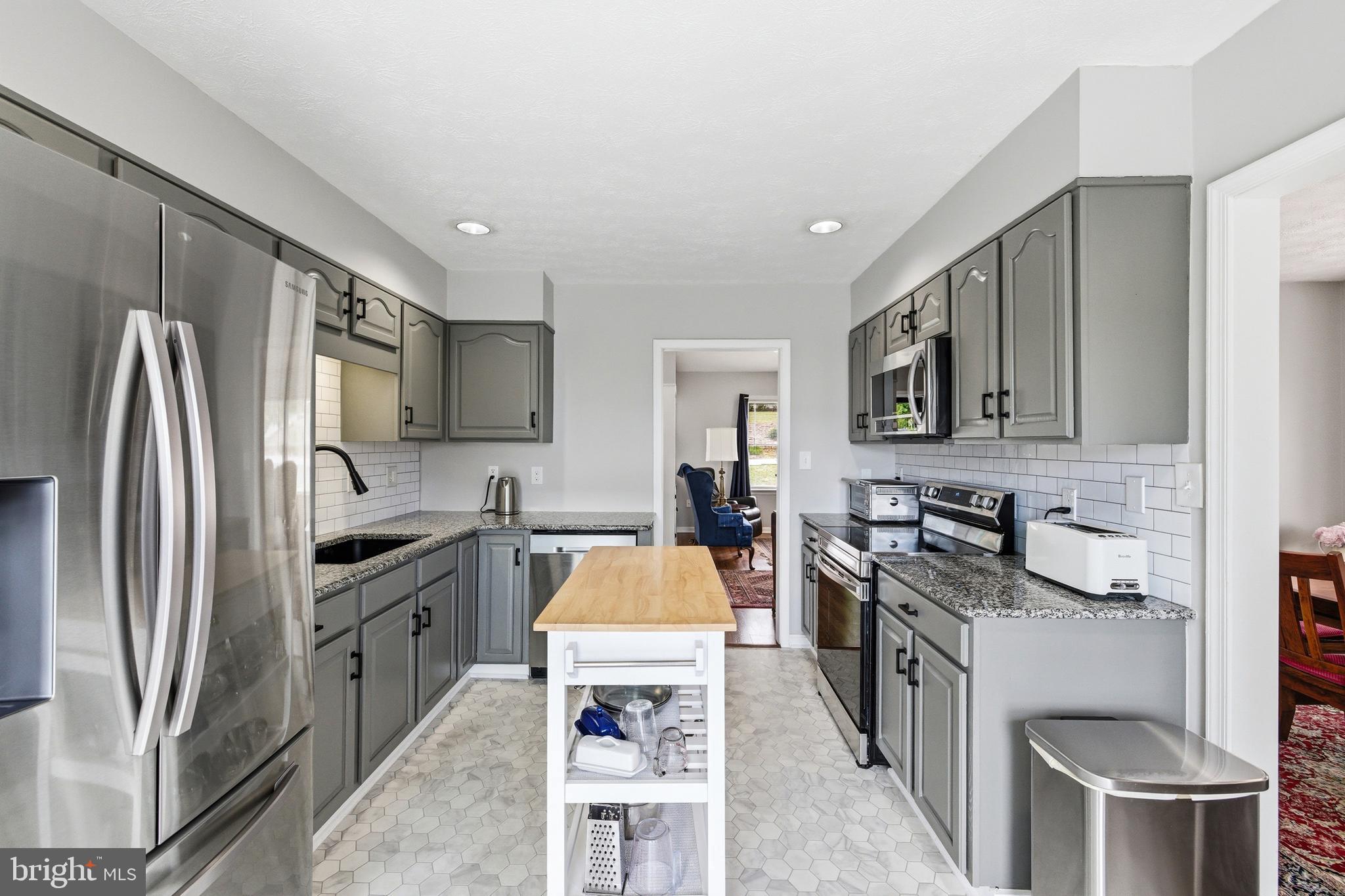 FOREST HILLS - Residential