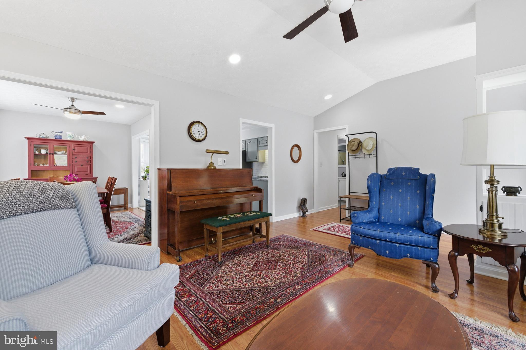 FOREST HILLS - Residential