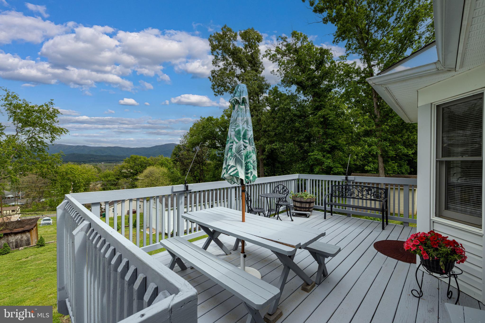 FOREST HILLS - Residential