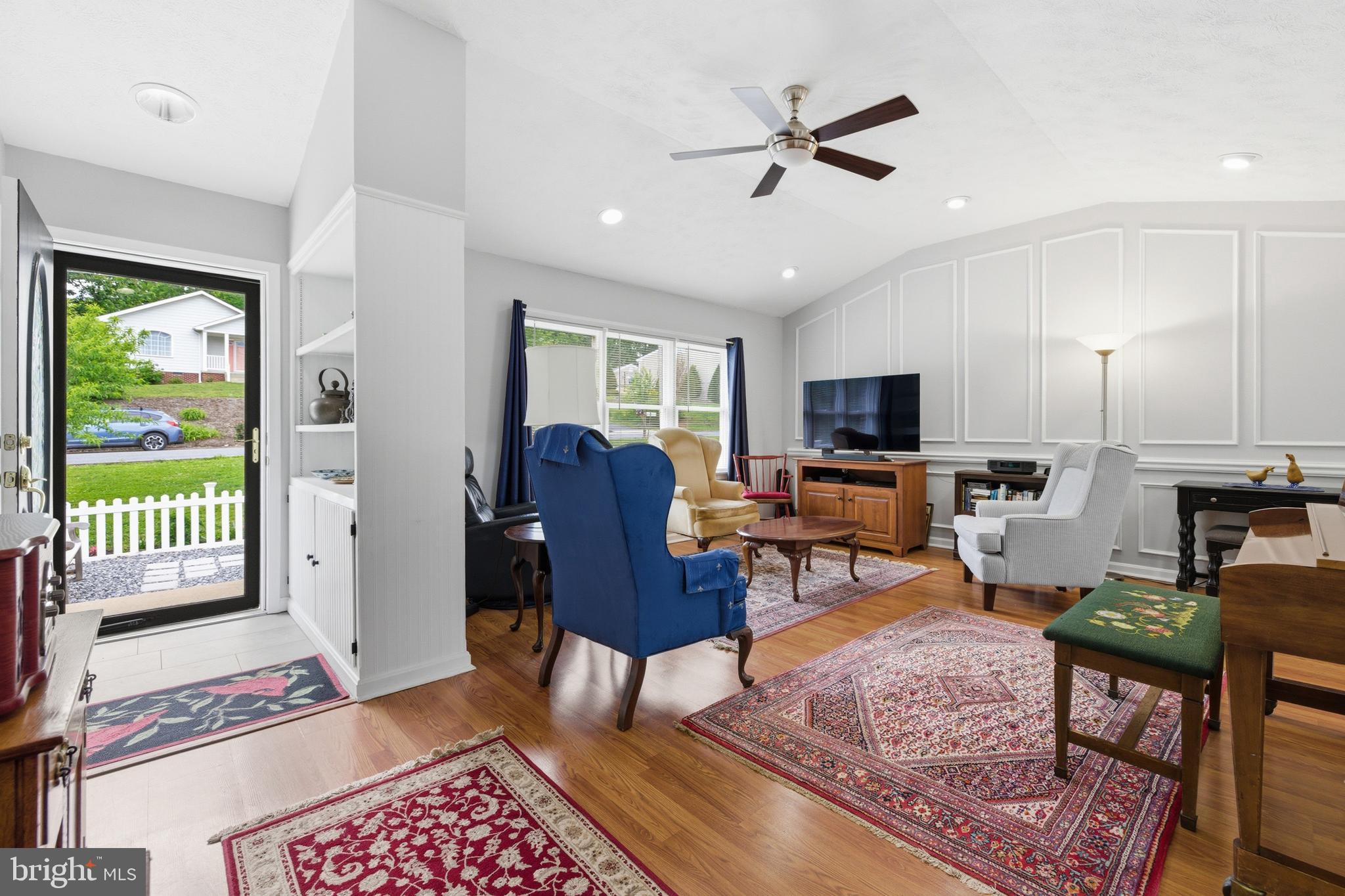 FOREST HILLS - Residential