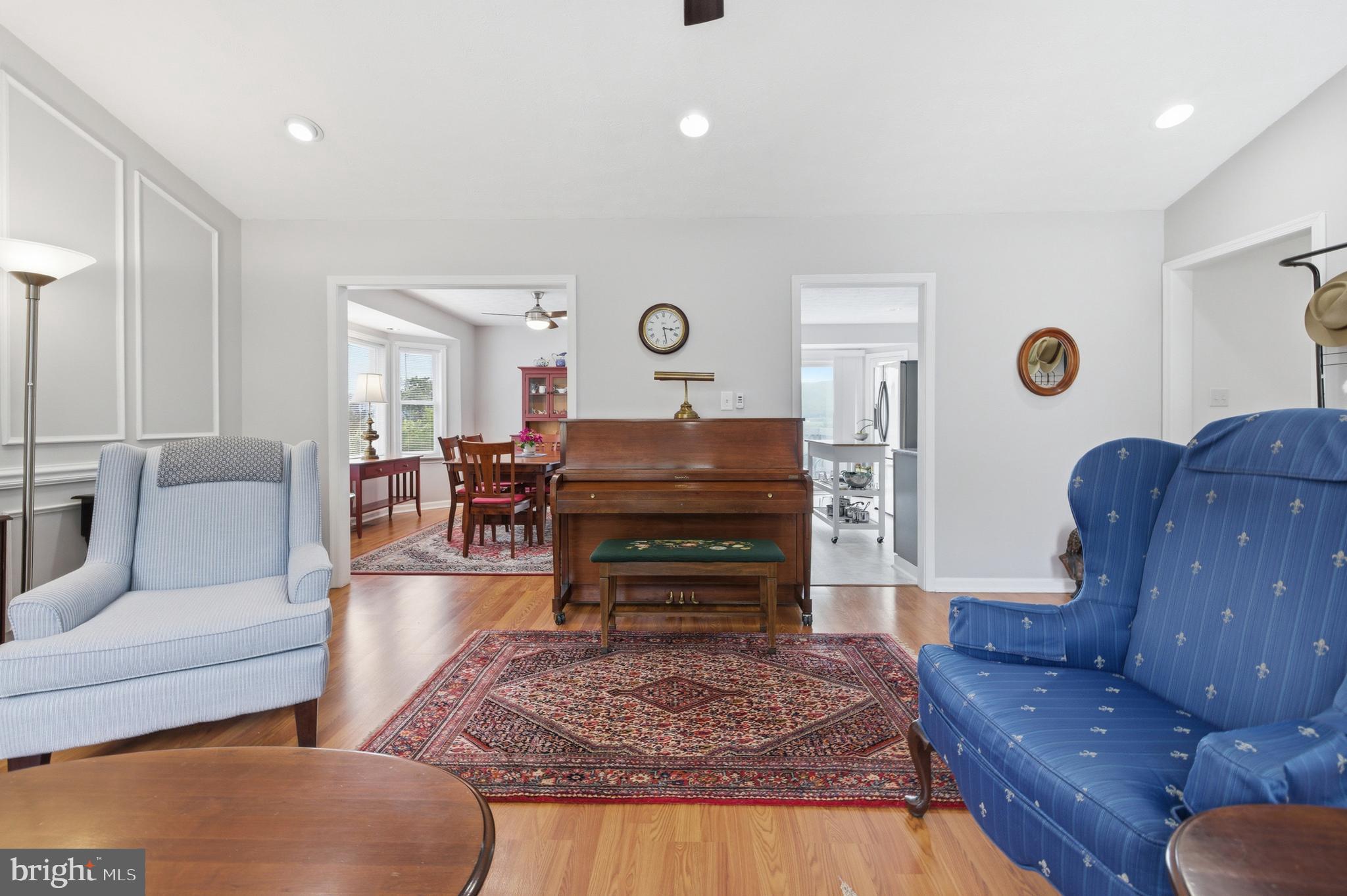 FOREST HILLS - Residential