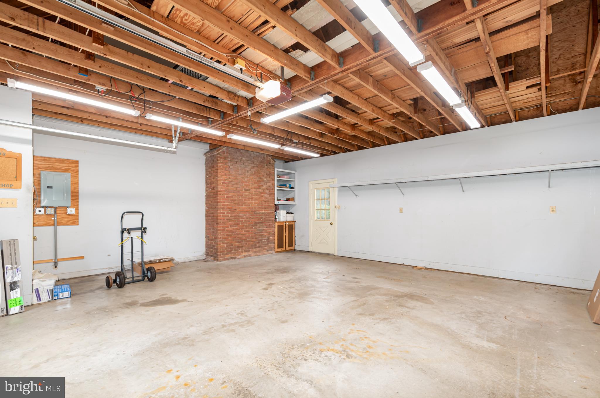 WOOD GLEN FARMS - Residential