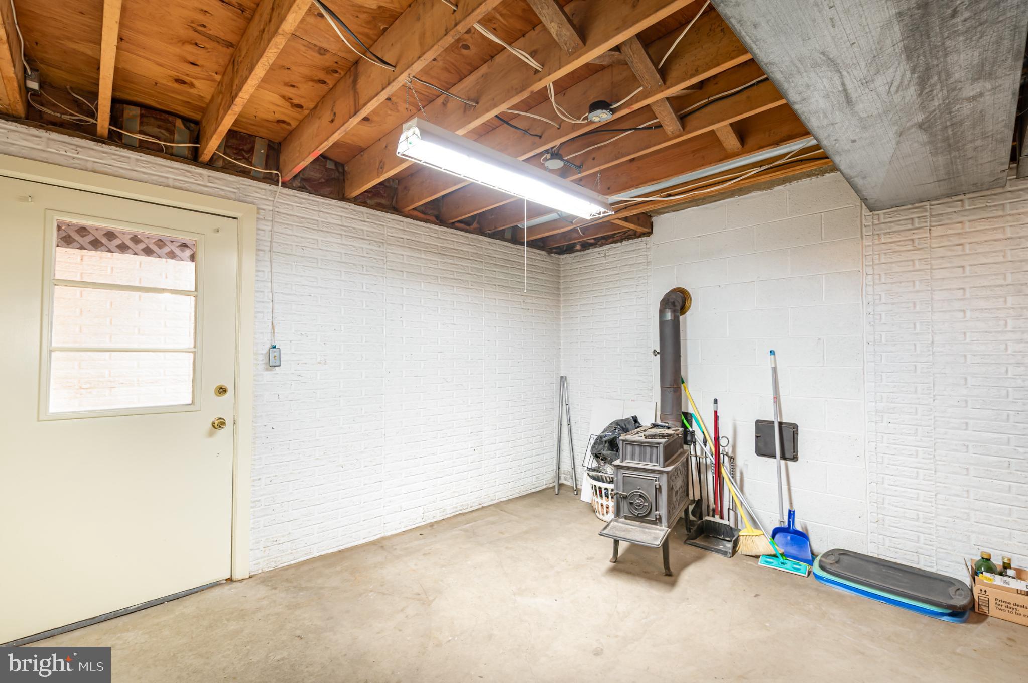 WOOD GLEN FARMS - Residential