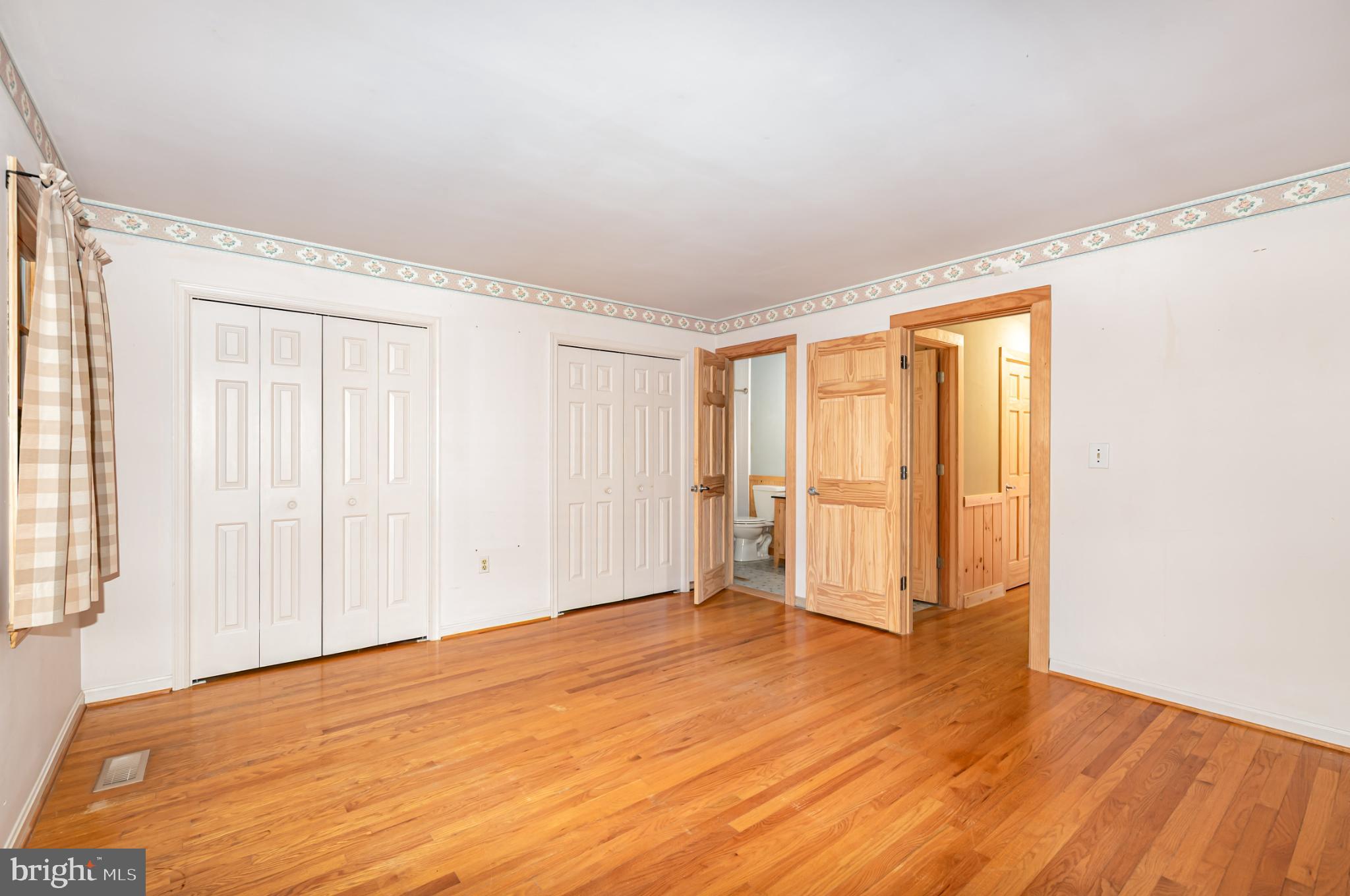 WOOD GLEN FARMS - Residential