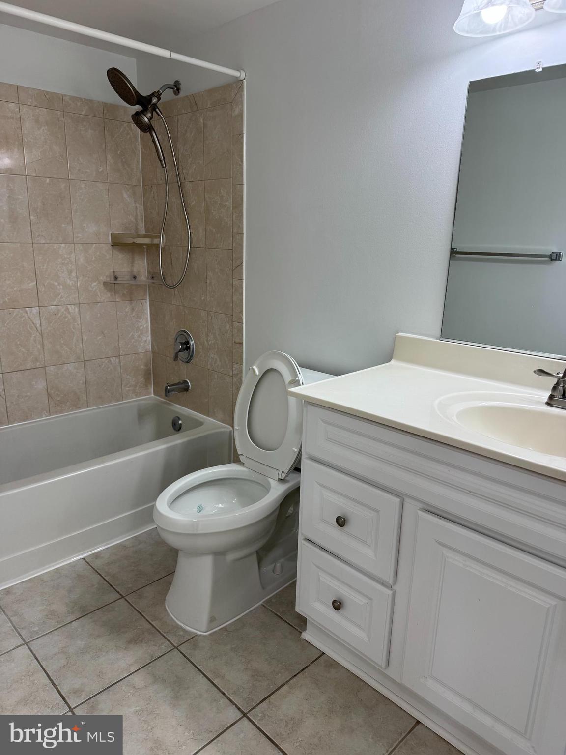 VILLAS AT COUNTRYSIDE - Residential Lease