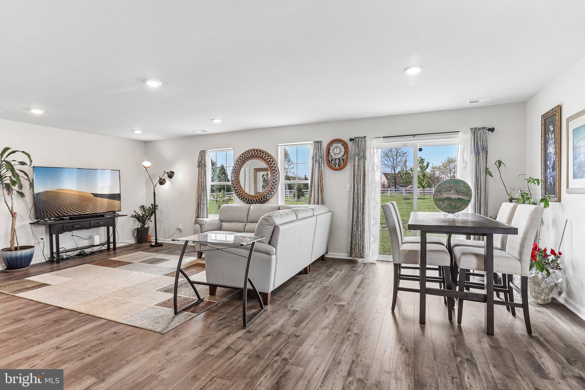 POTTSGROVE HUNT - Residential