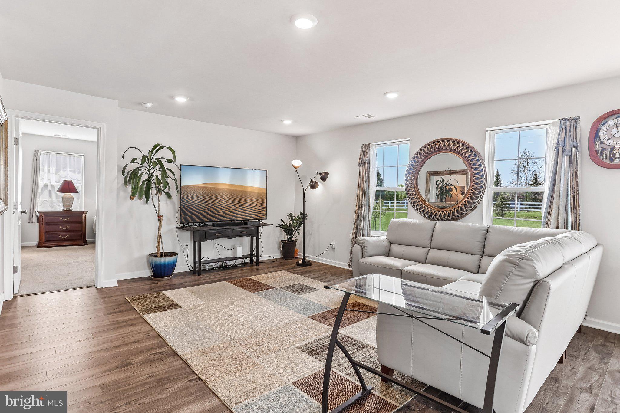 POTTSGROVE HUNT - Residential