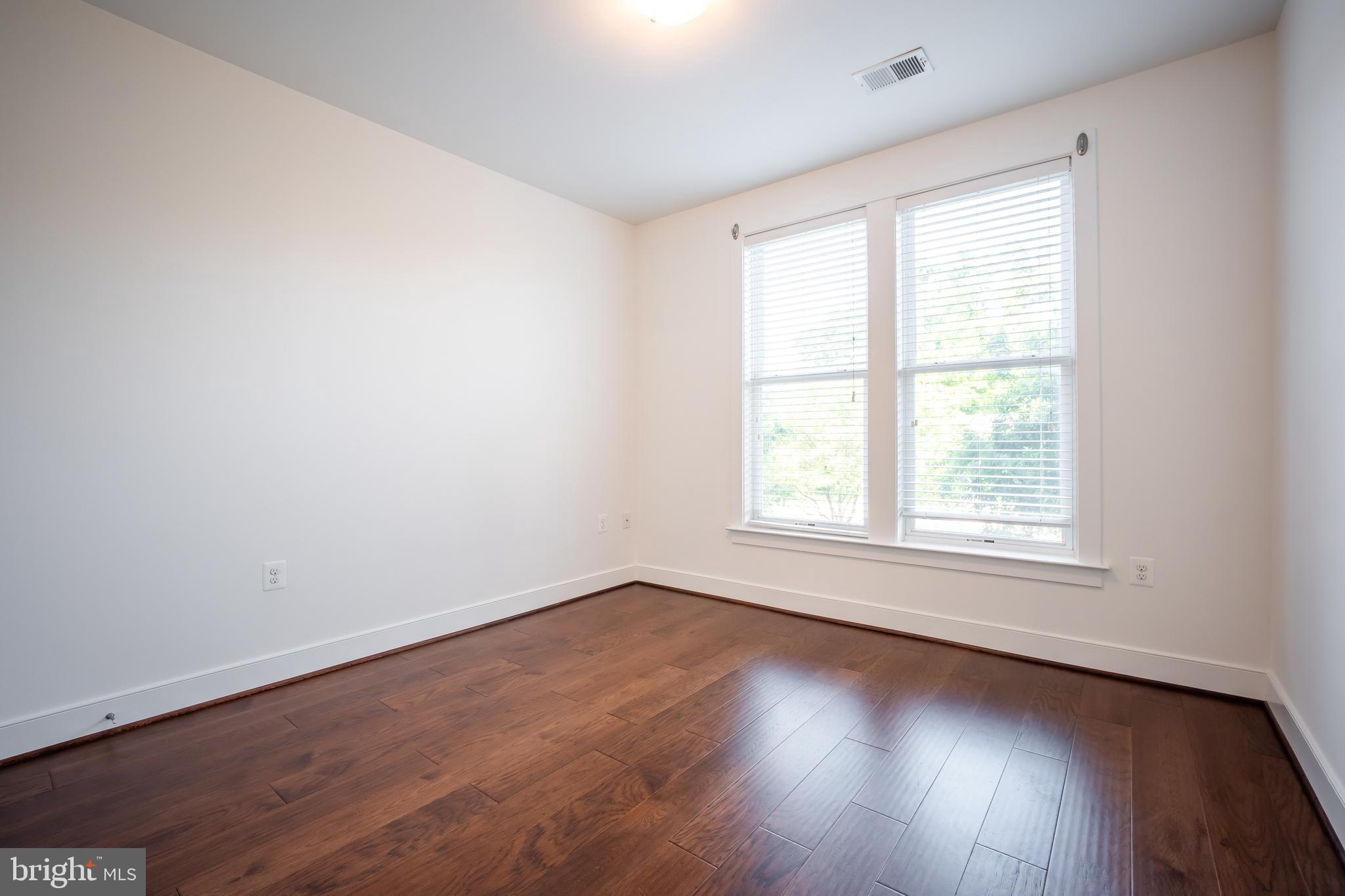 POTOMAC  YARDS - Residential Lease