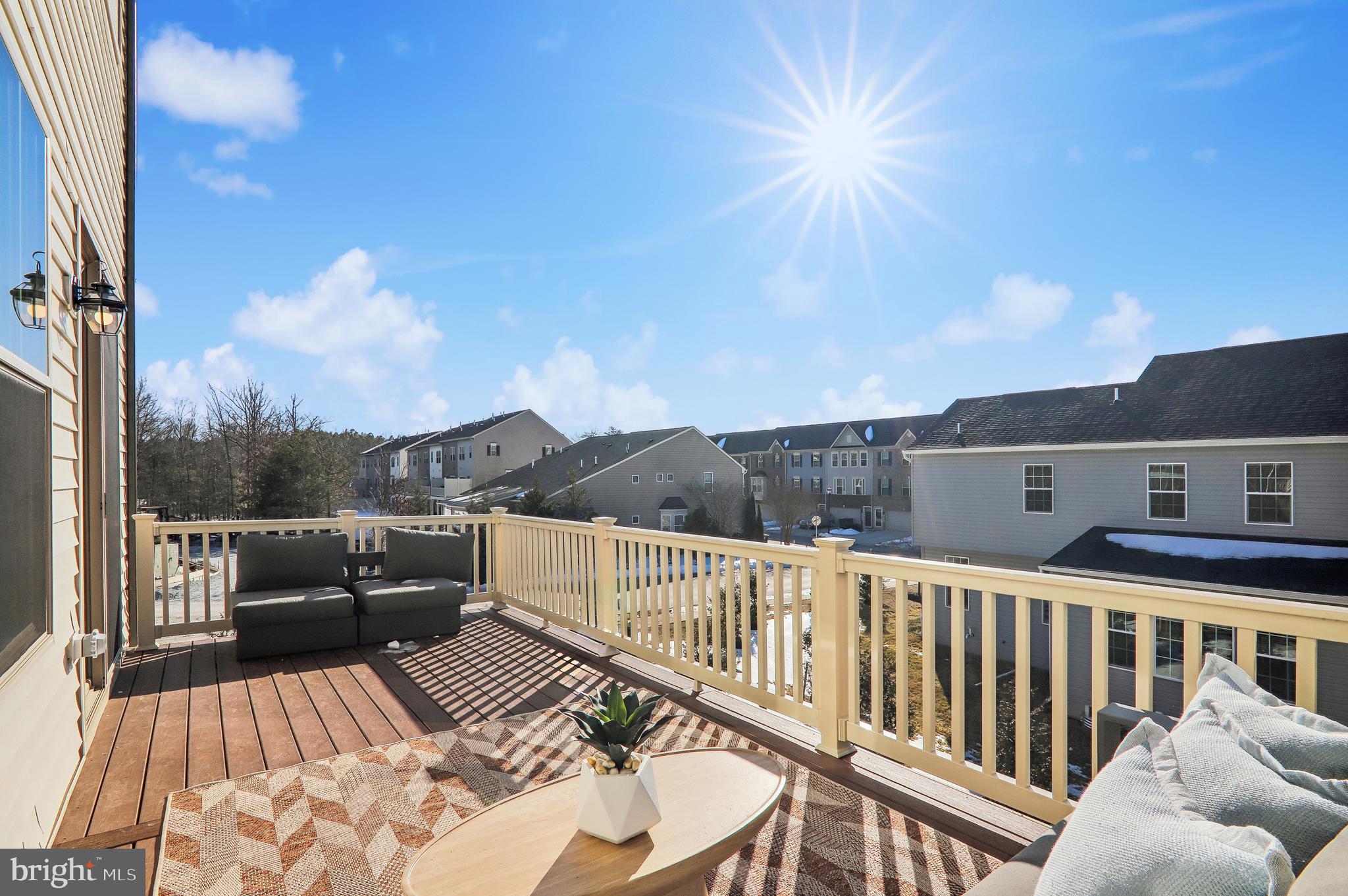 MANNING SQUARE TOWNS - Residential