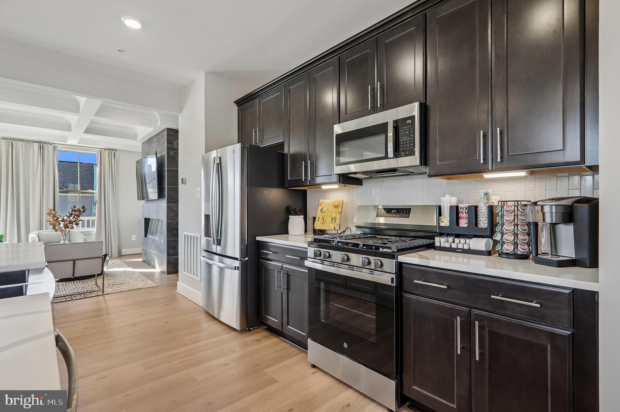 MANNING SQUARE TOWNS - Residential