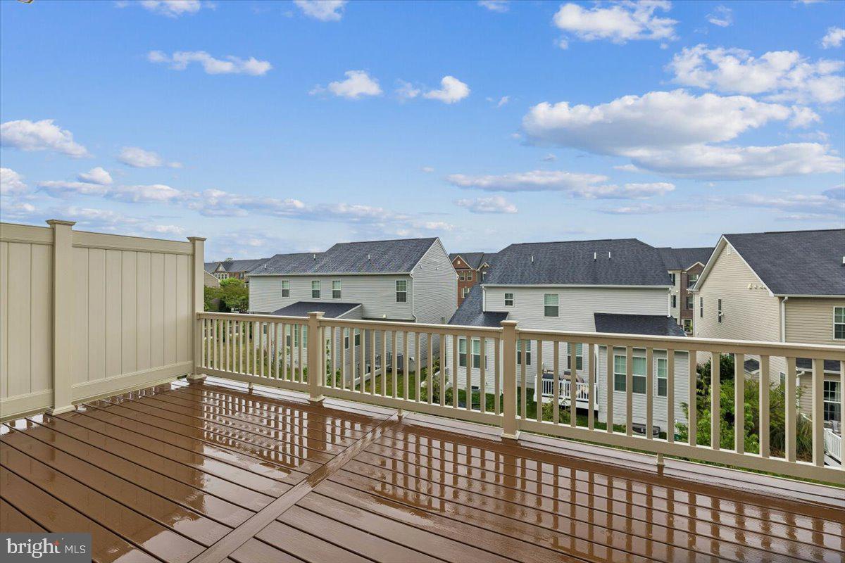 MANNING SQUARE TOWNS - Residential