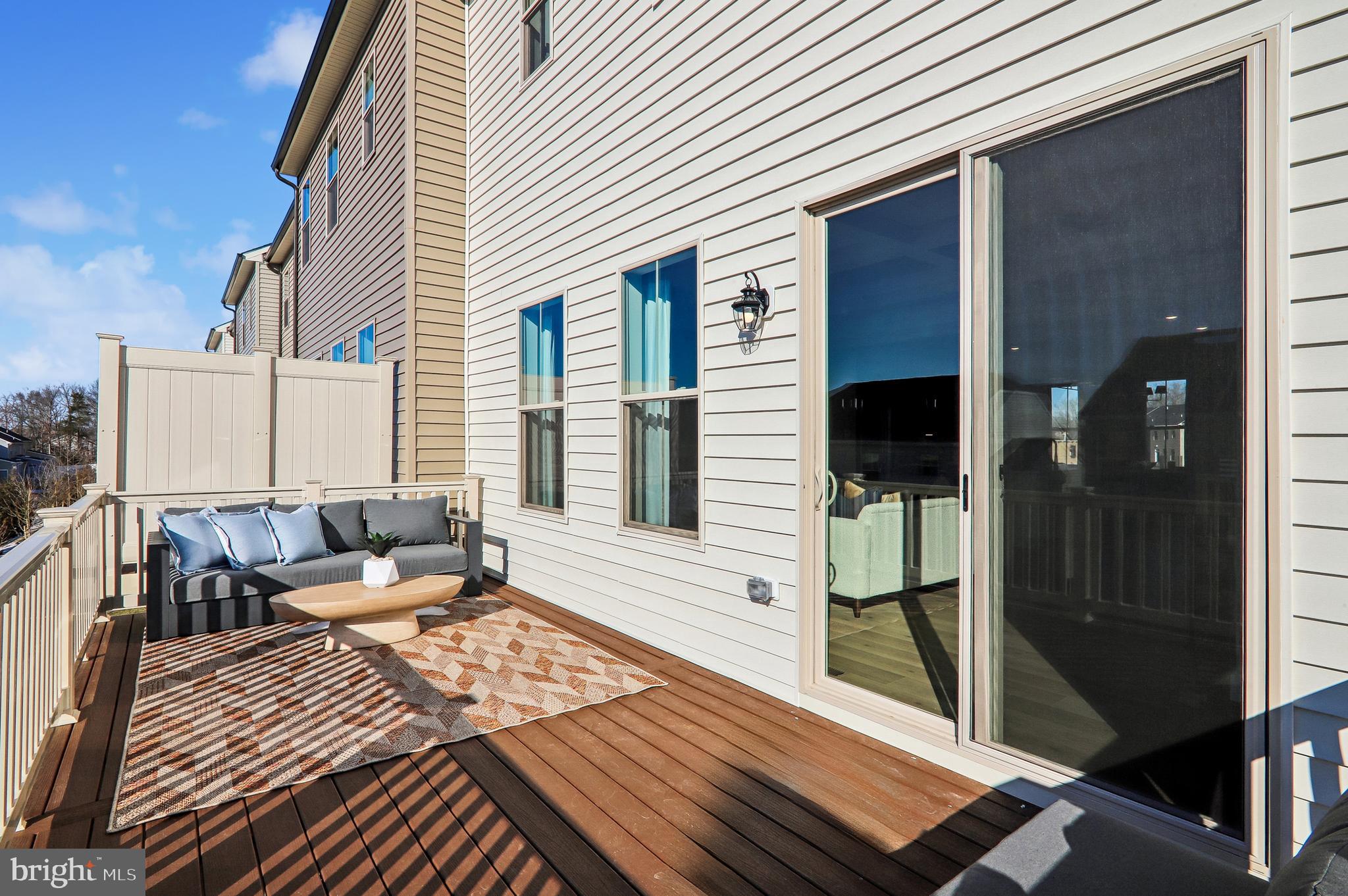 MANNING SQUARE TOWNS - Residential