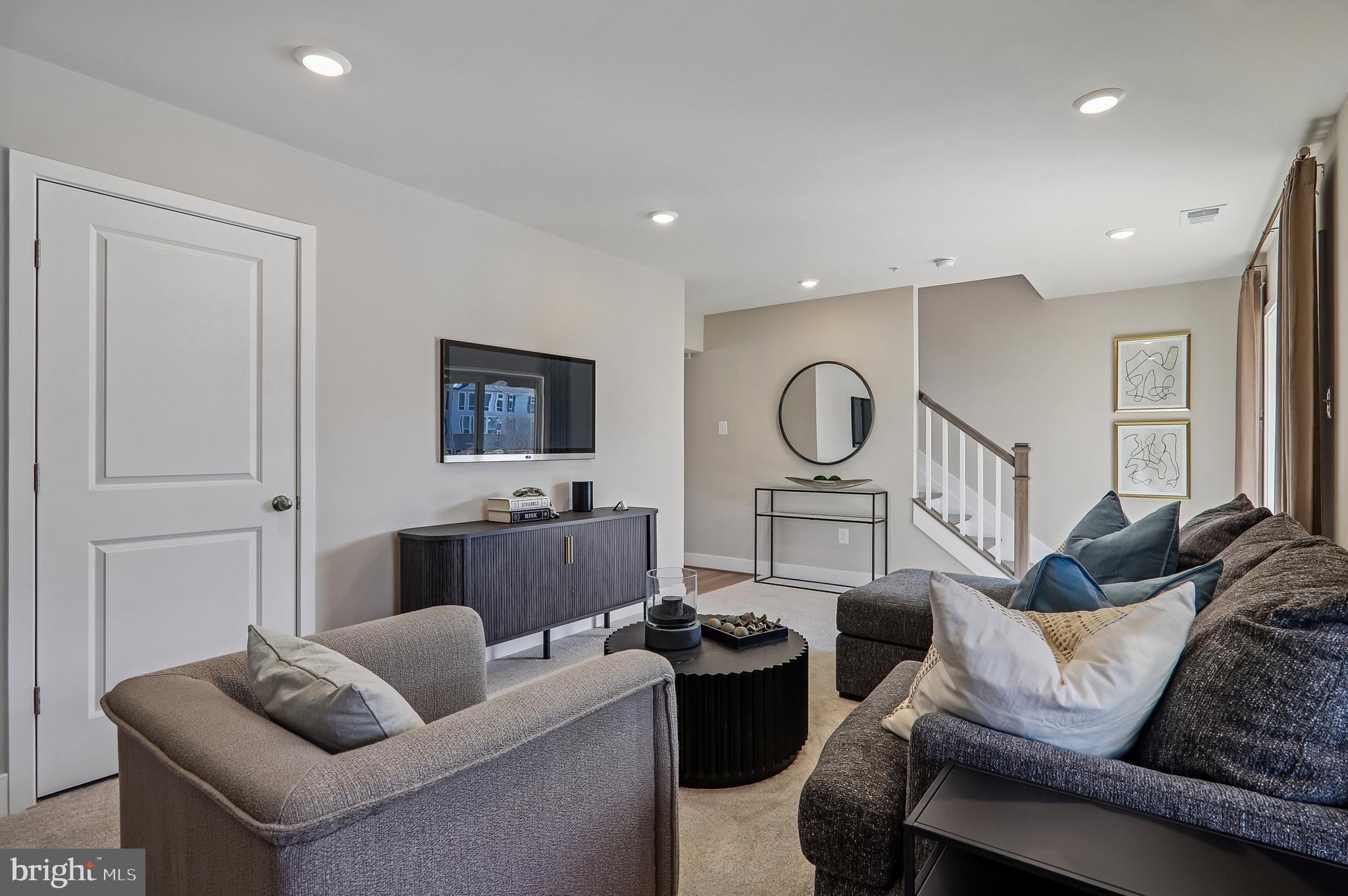 MANNING SQUARE TOWNS - Residential