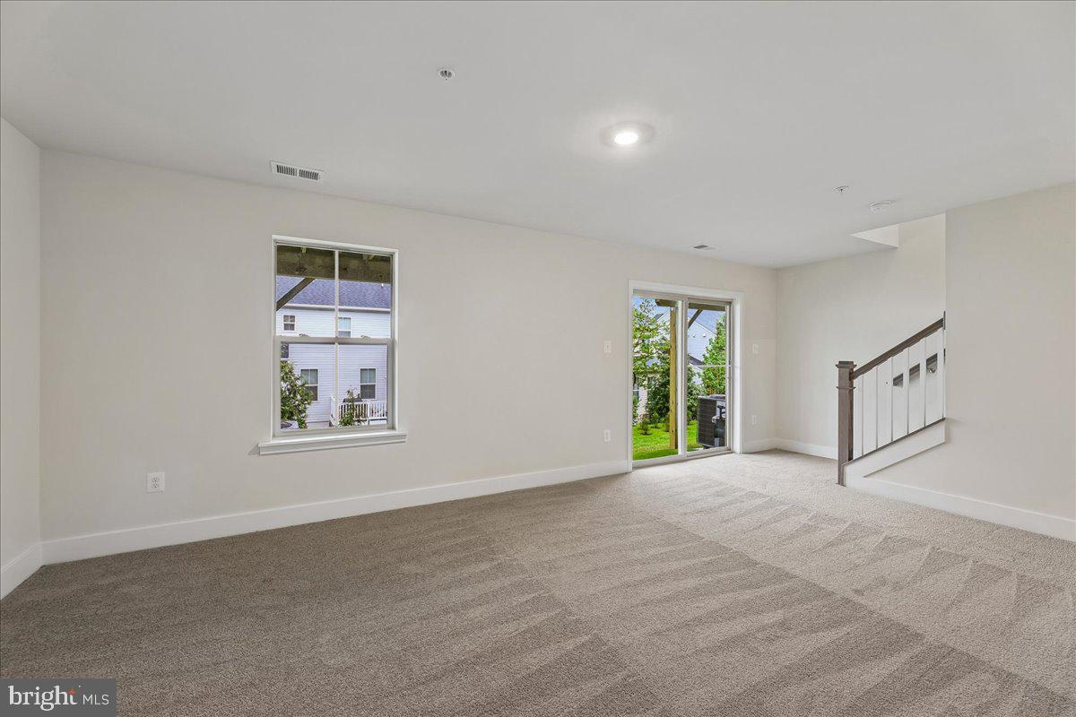 MANNING SQUARE TOWNS - Residential