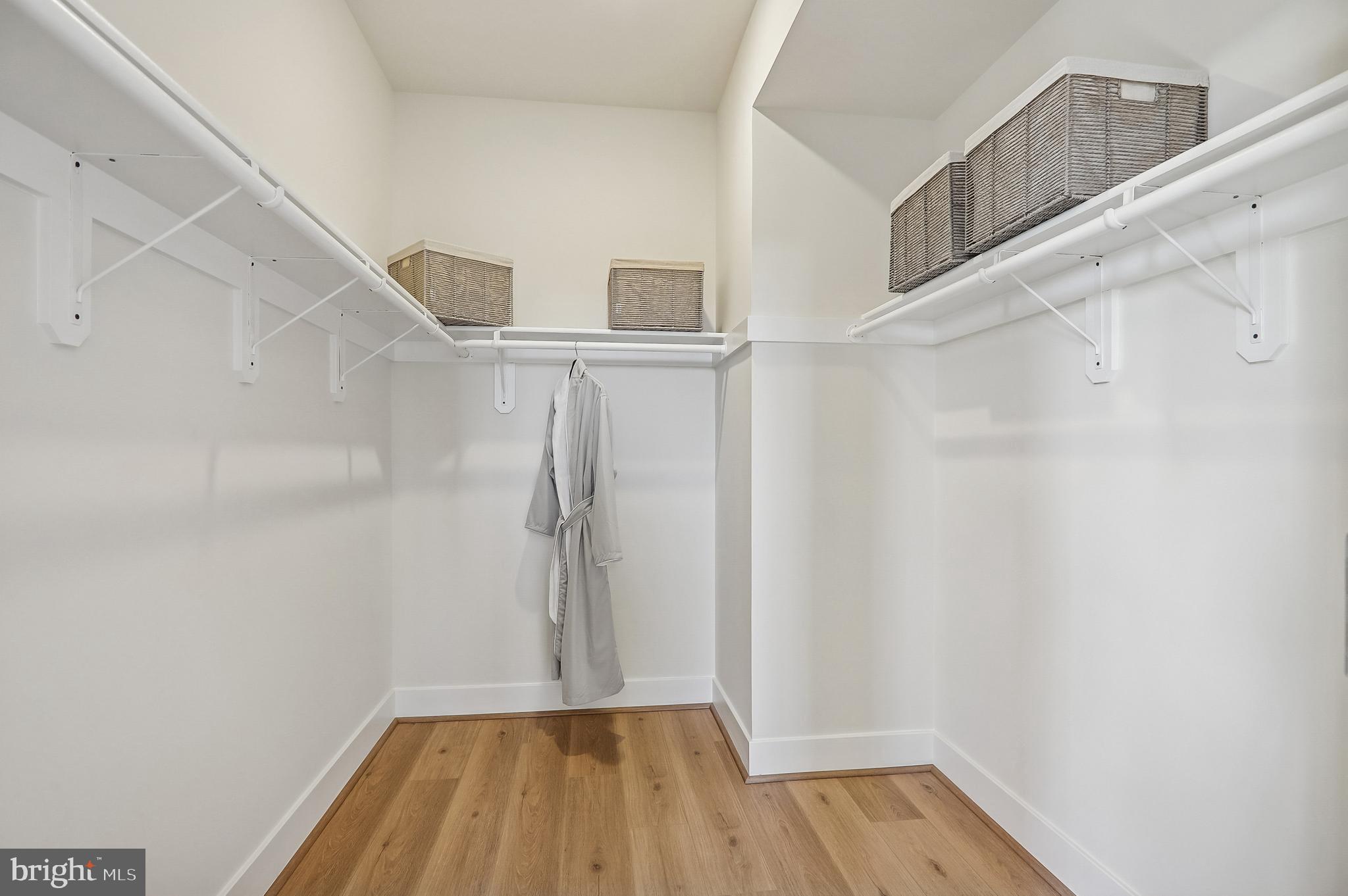 MANNING SQUARE TOWNS - Residential