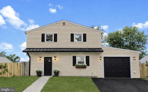 35 THIMBLEBERRY LANE LEVITTOWN PA 19054