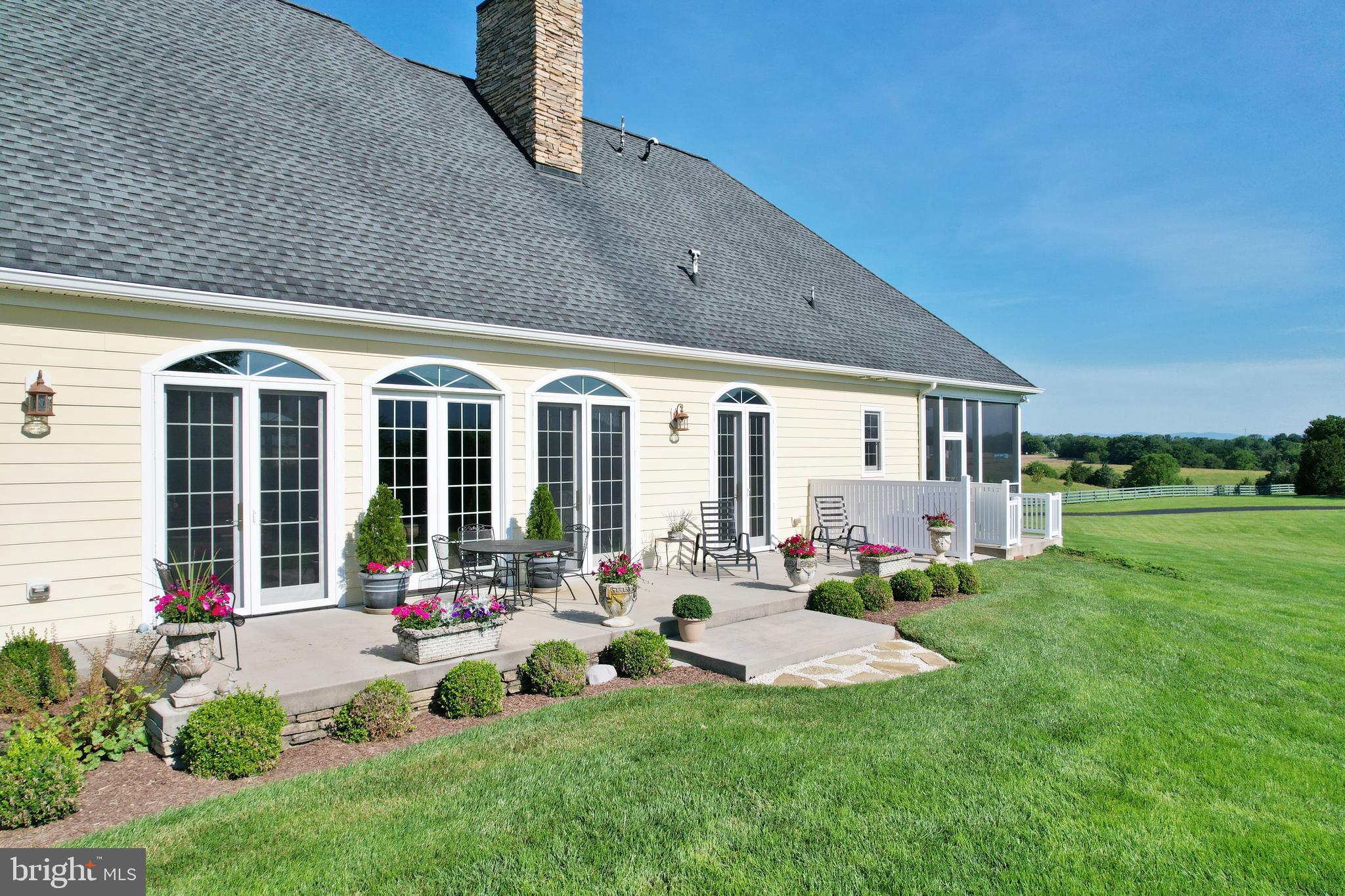 612 CARDINAL ROAD