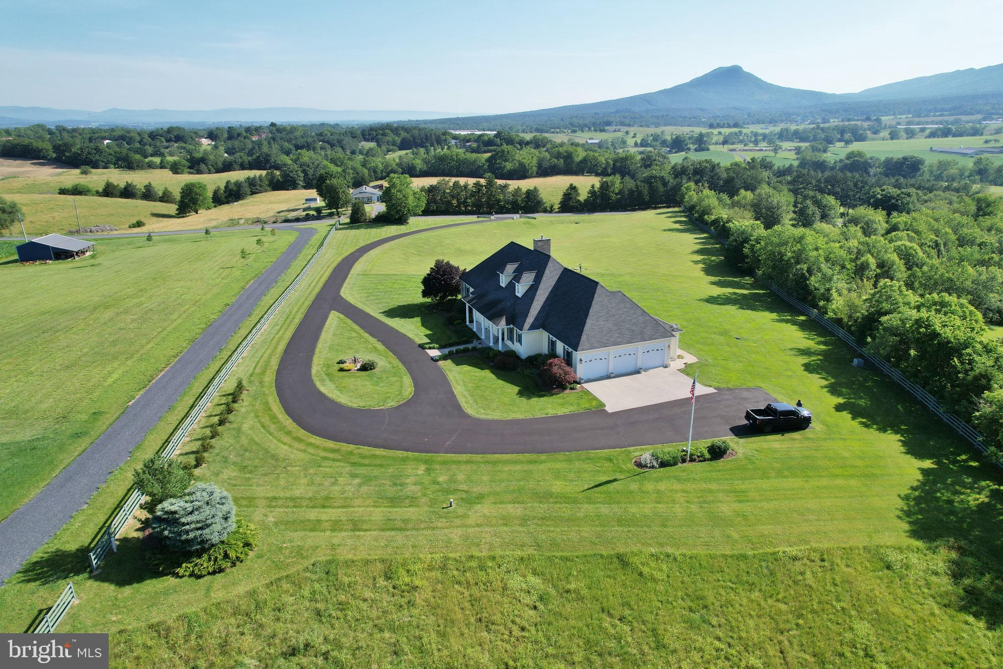 612 CARDINAL ROAD