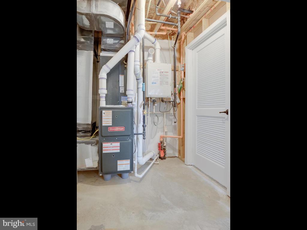 ADAMS CROSSING - Residential