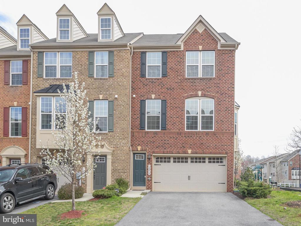 ADAMS CROSSING - Residential