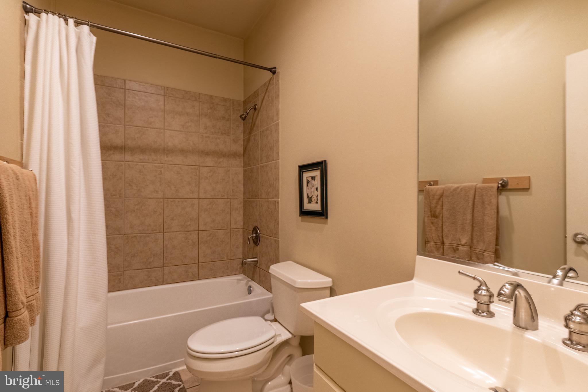 LAURELWOODS - Residential