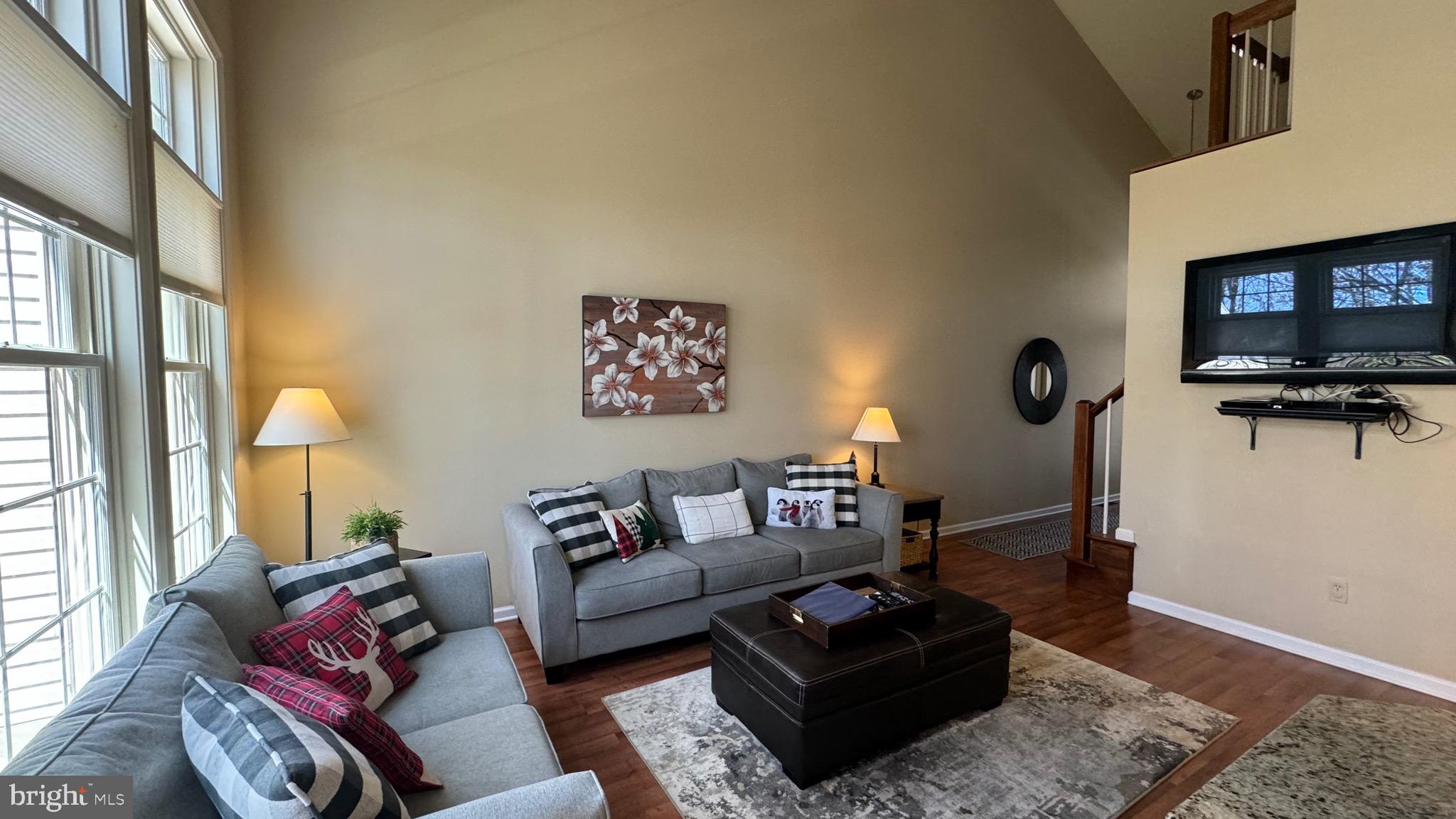 LAURELWOODS - Residential