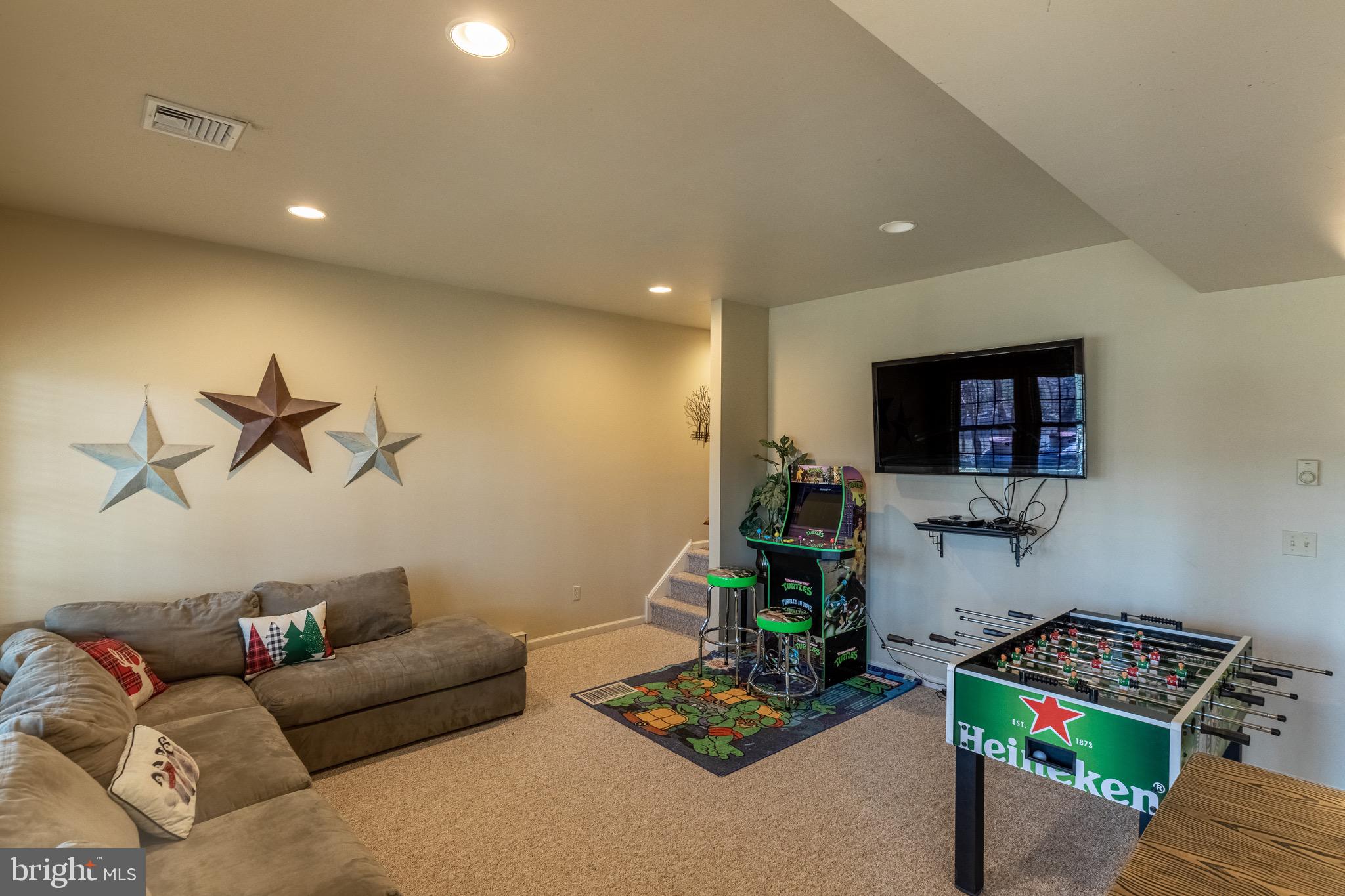 LAURELWOODS - Residential