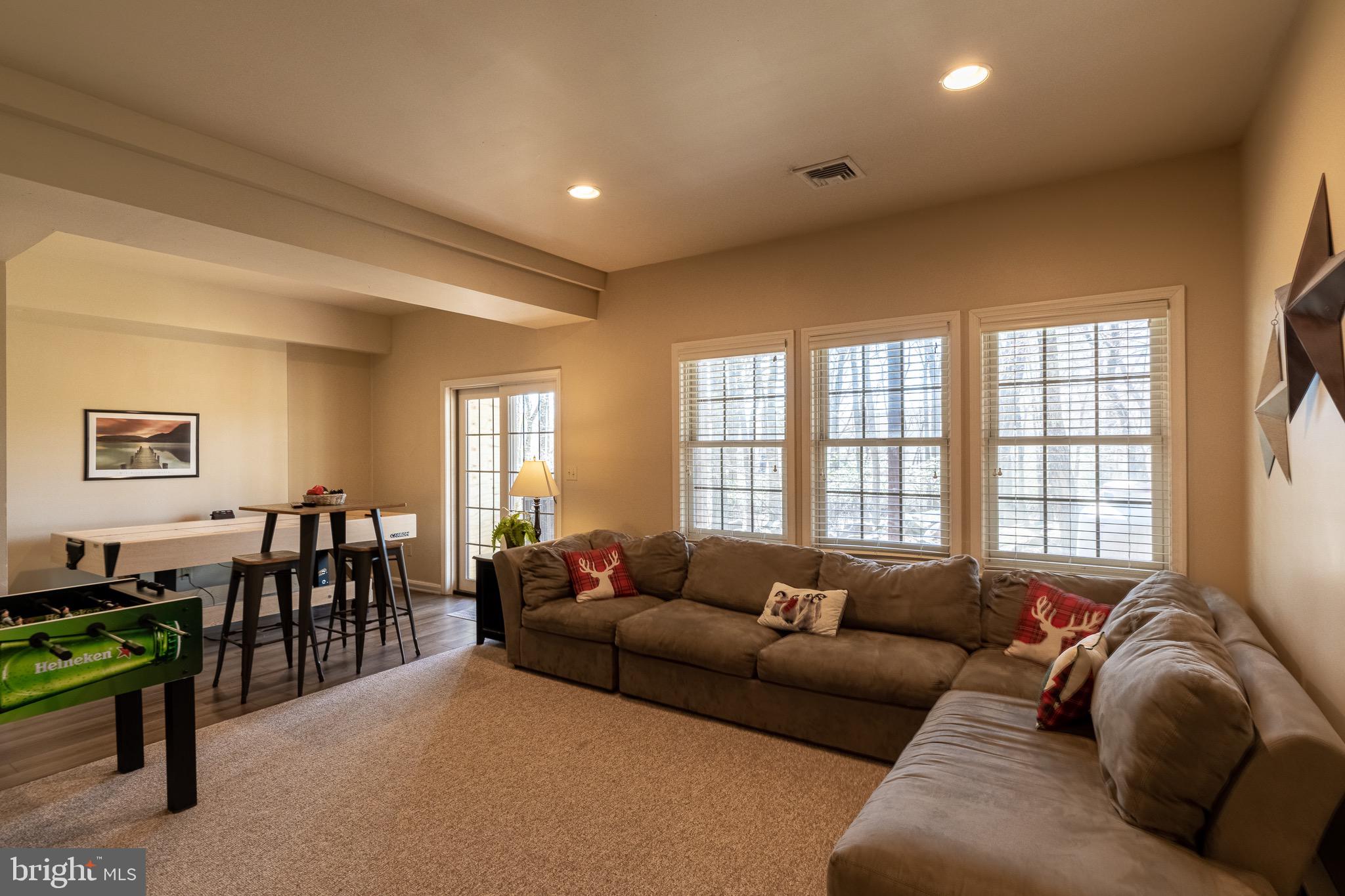 LAURELWOODS - Residential