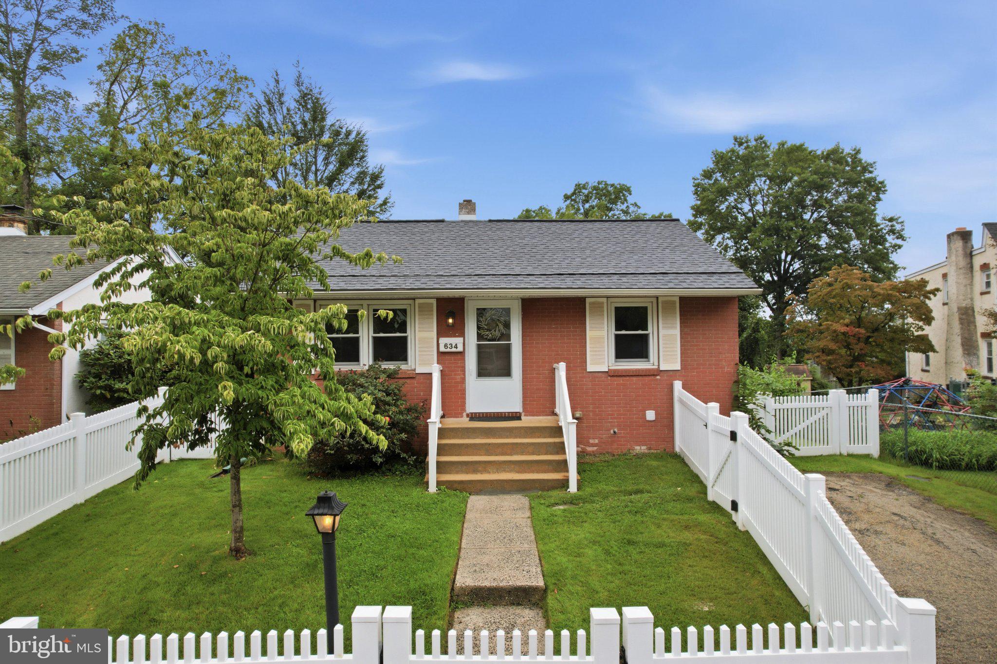 634 N MONROE STREET