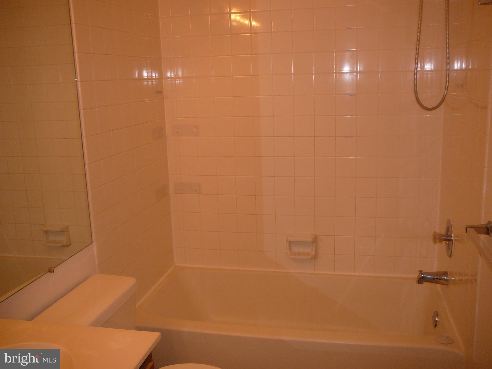 ENGLAND RUN TOWNHOUSES - Residential Lease