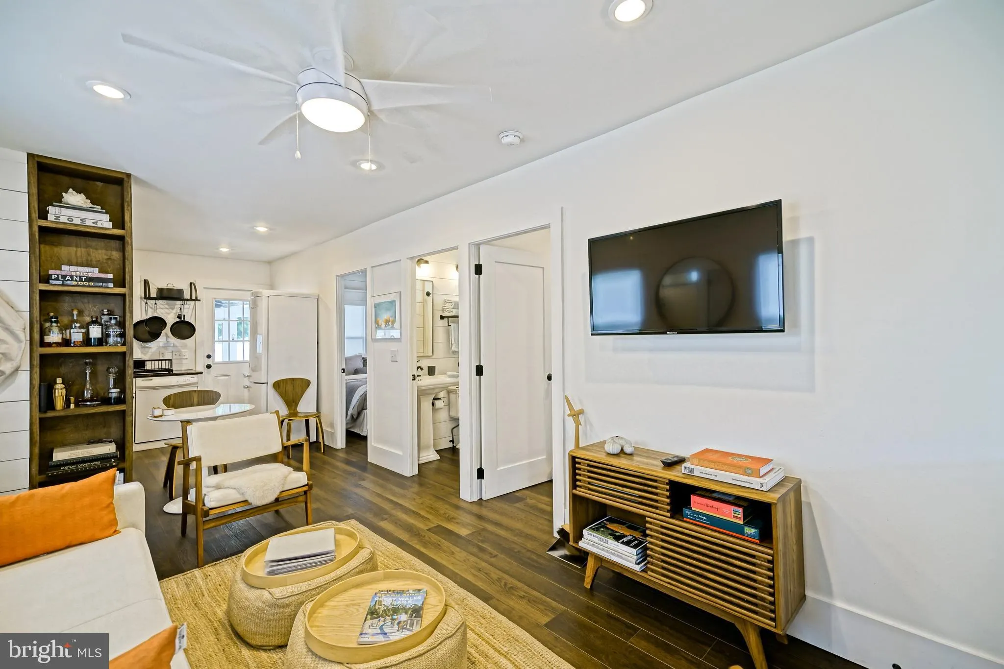 Rehoboth Beach, Delaware 19971, United States, 2 Bedrooms Bedrooms, ,2 BathroomsBathrooms,Residential,Active,217464