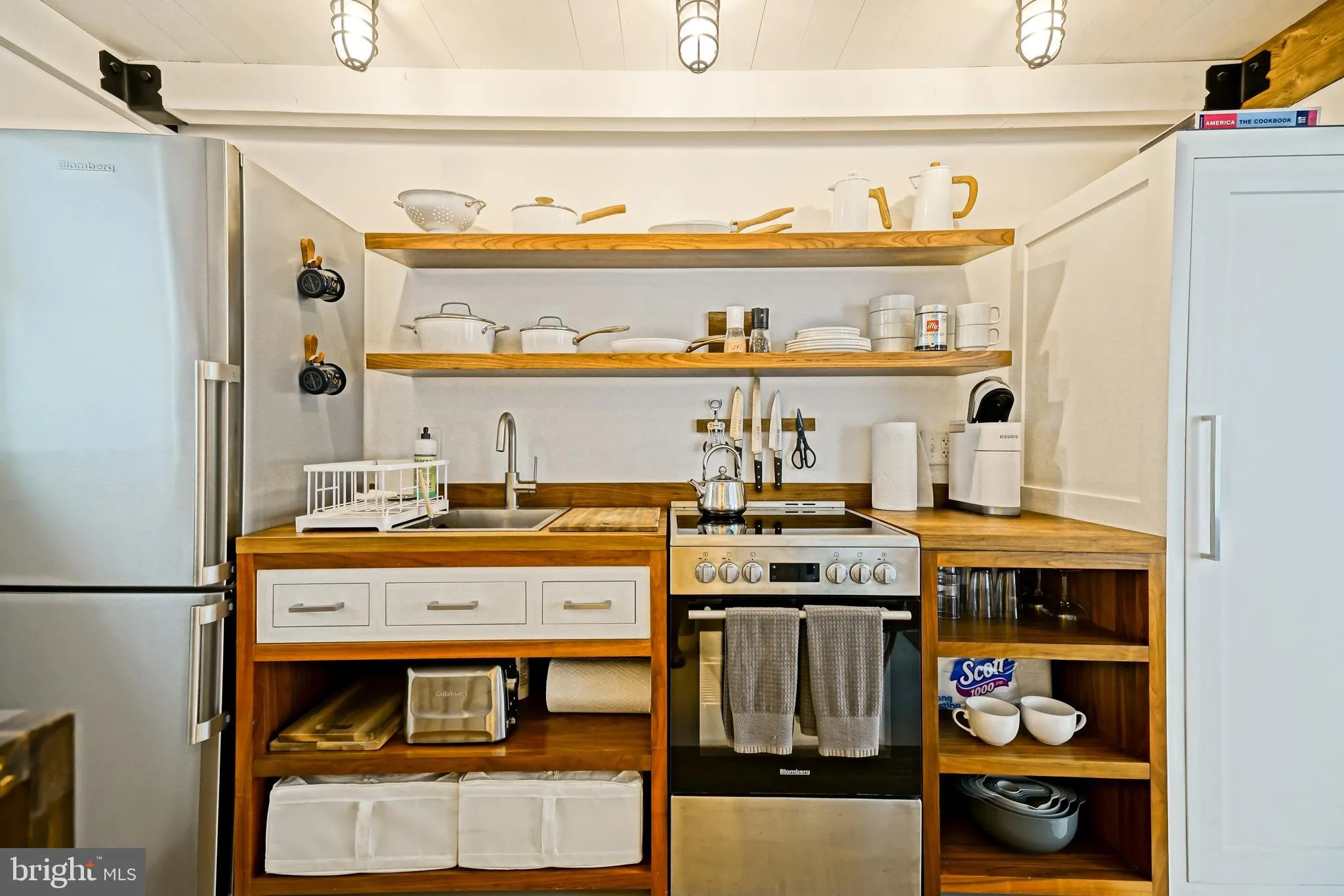 Rehoboth Beach, Delaware 19971, United States, 2 Bedrooms Bedrooms, ,2 BathroomsBathrooms,Residential,Active,217464