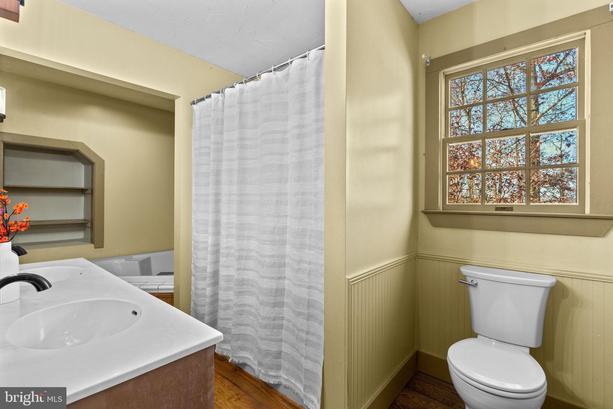 OAKMONT GREEN - Residential