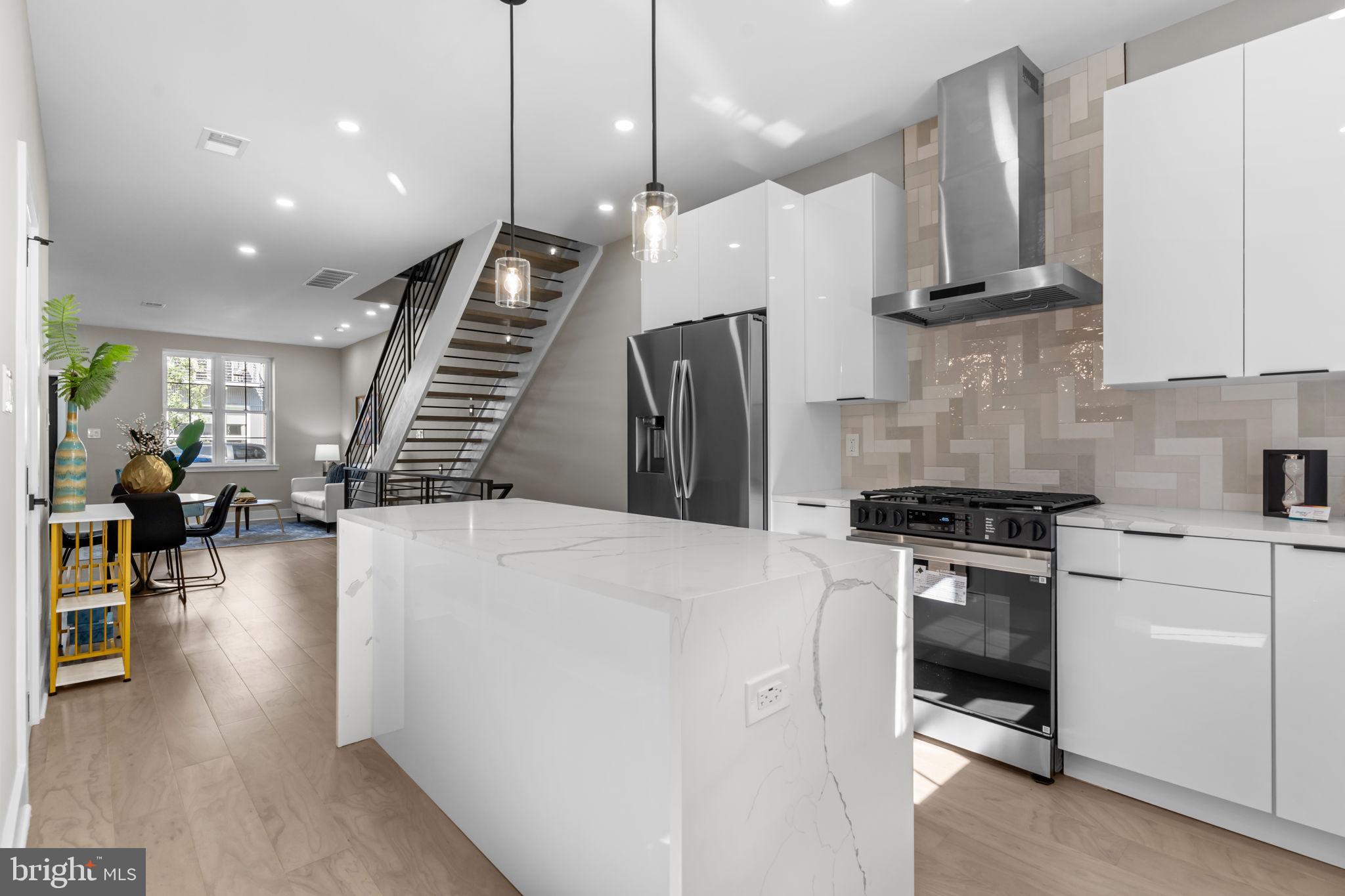 OLDE KENSINGTON - Residential