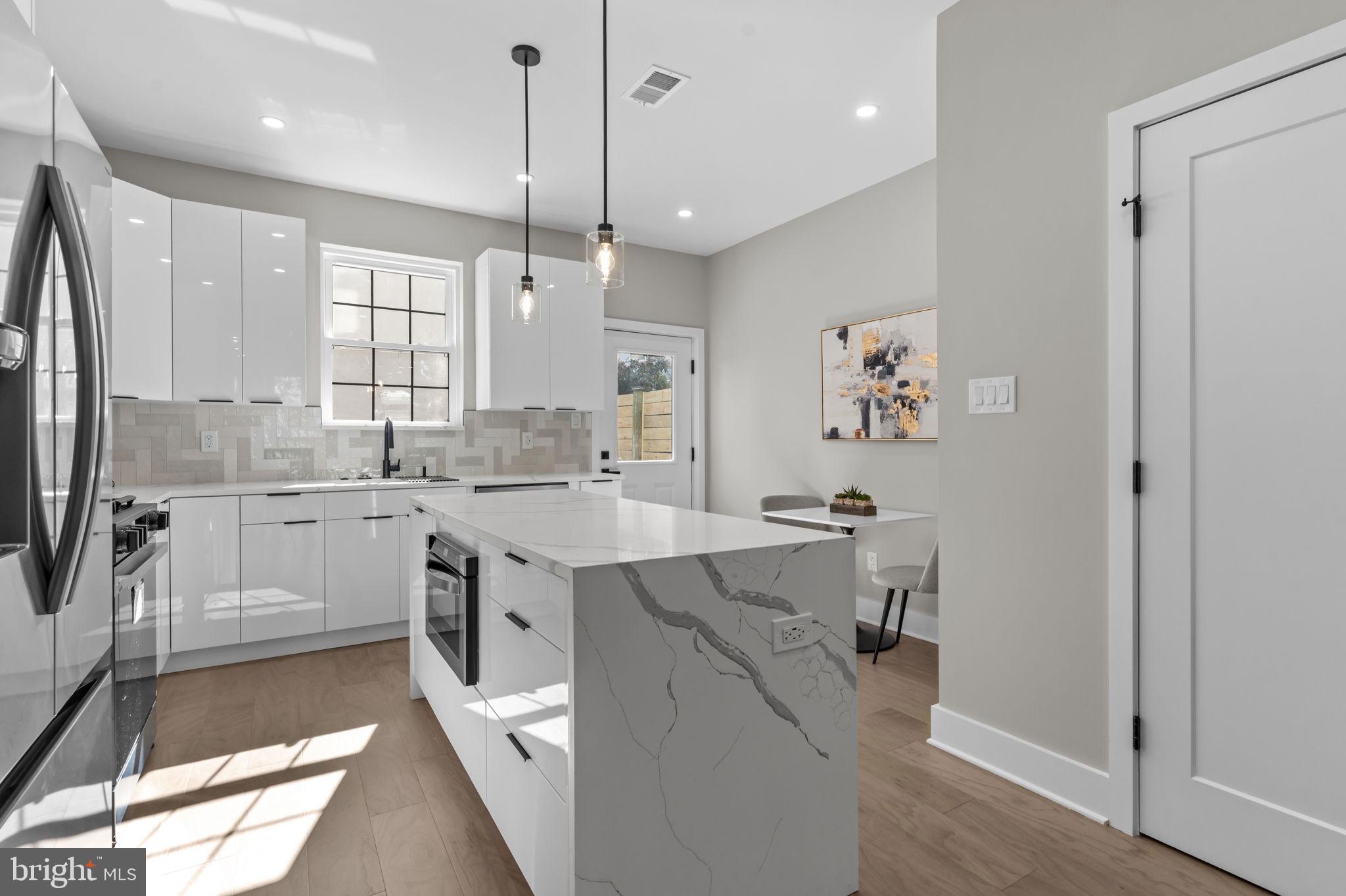 OLDE KENSINGTON - Residential