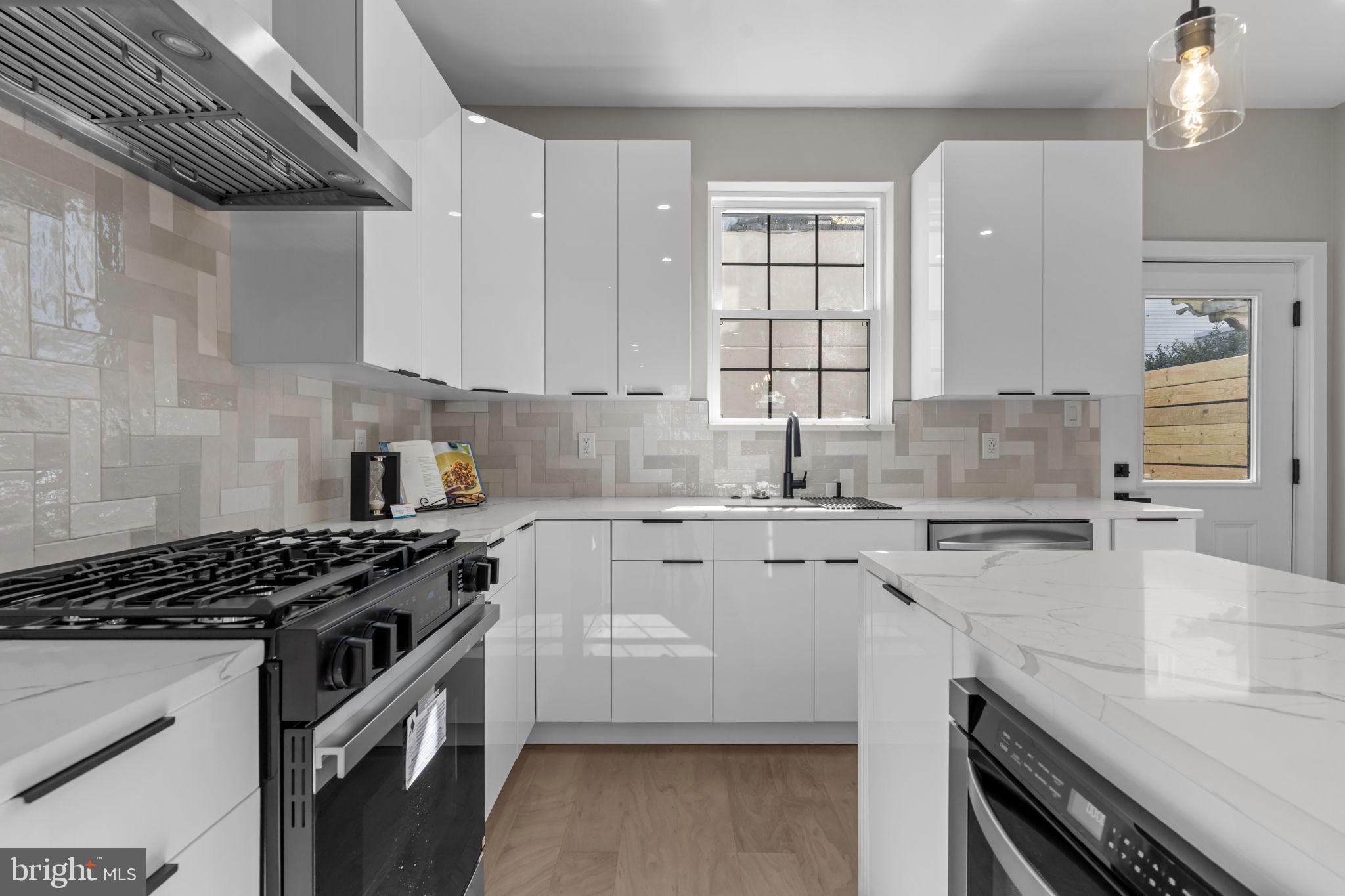 OLDE KENSINGTON - Residential