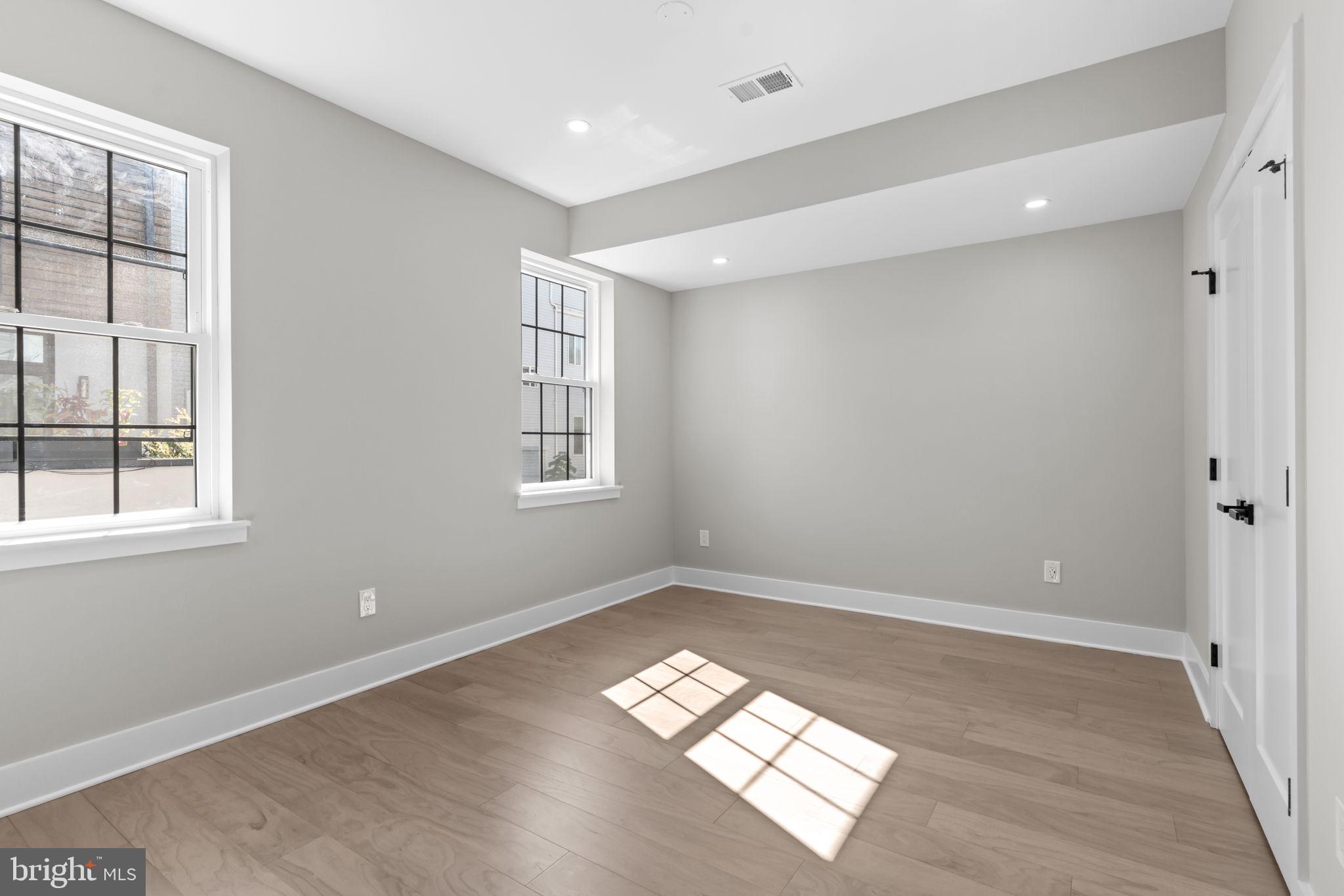 OLDE KENSINGTON - Residential