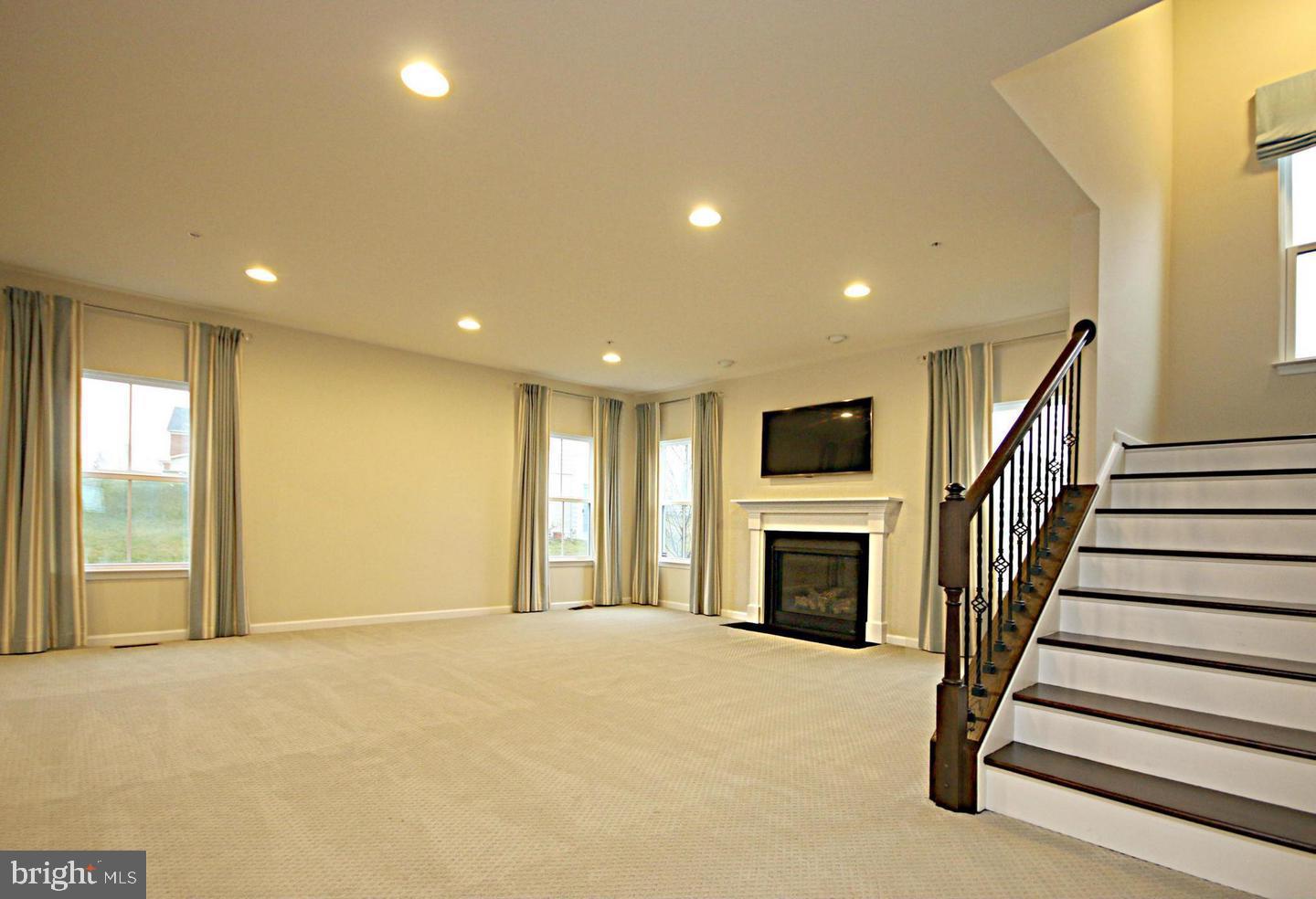 SCOTLAND HEIGHTS - Residential Lease