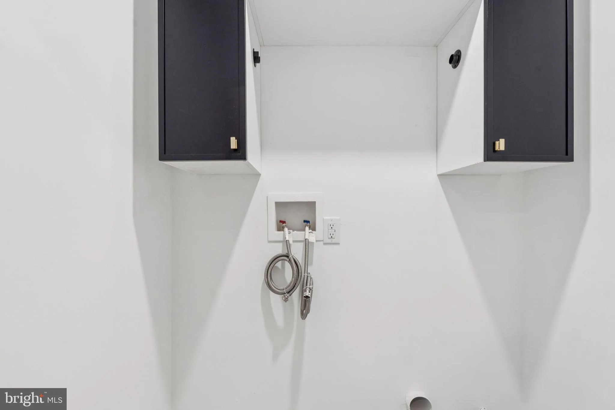 Philadelphia, Pennsylvania 19130, United States, 4 Bedrooms Bedrooms, ,3 BathroomsBathrooms,Residential,Coming Soon,114673