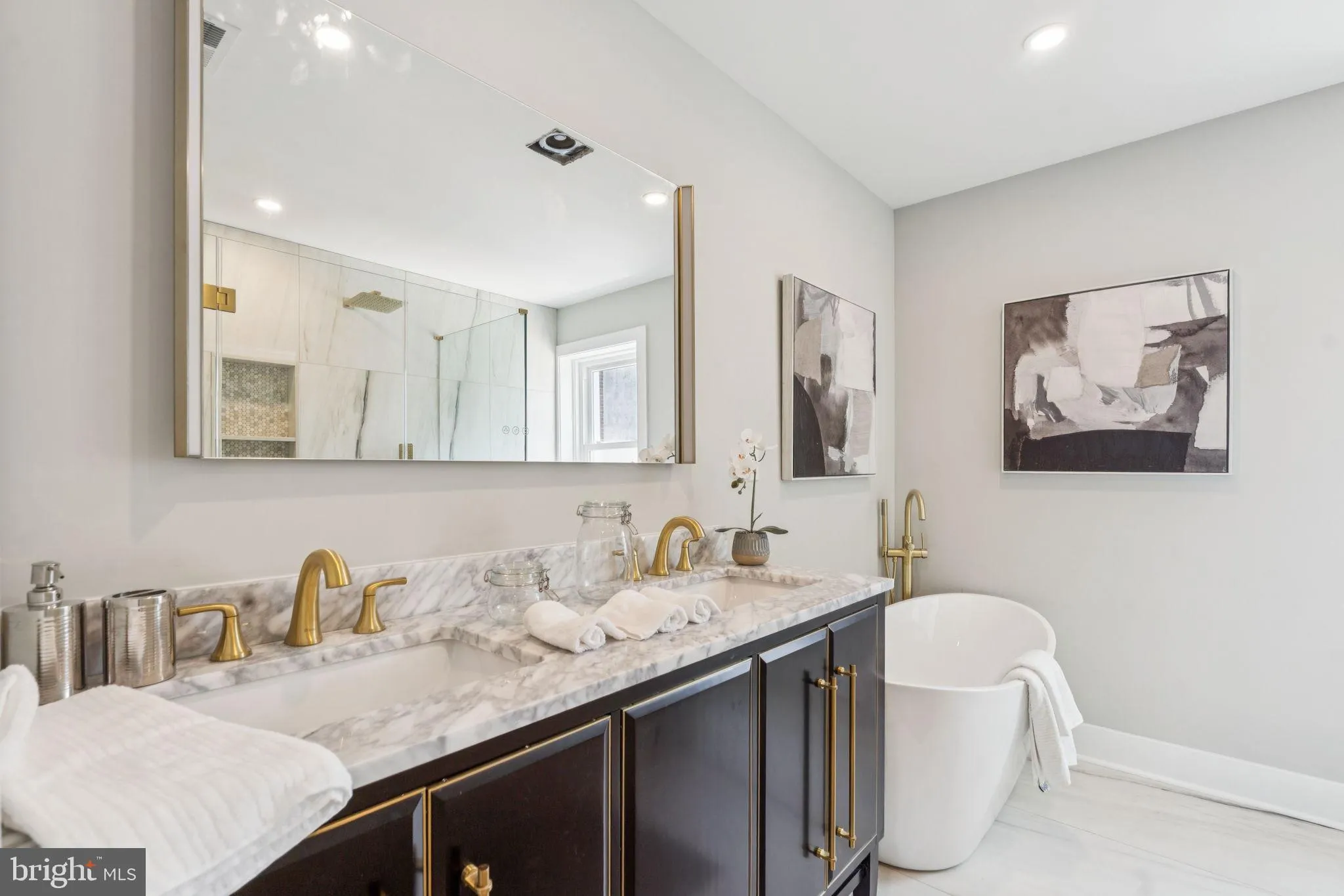 Philadelphia, Pennsylvania 19130, United States, 4 Bedrooms Bedrooms, ,3 BathroomsBathrooms,Residential,Coming Soon,114673