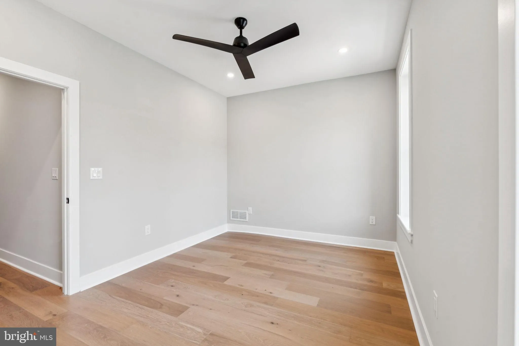 Philadelphia, Pennsylvania 19130, United States, 4 Bedrooms Bedrooms, ,3 BathroomsBathrooms,Residential,Coming Soon,114673