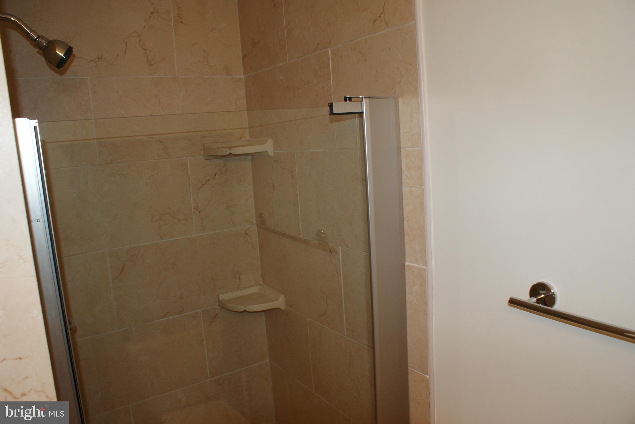 LARGO - Residential Lease