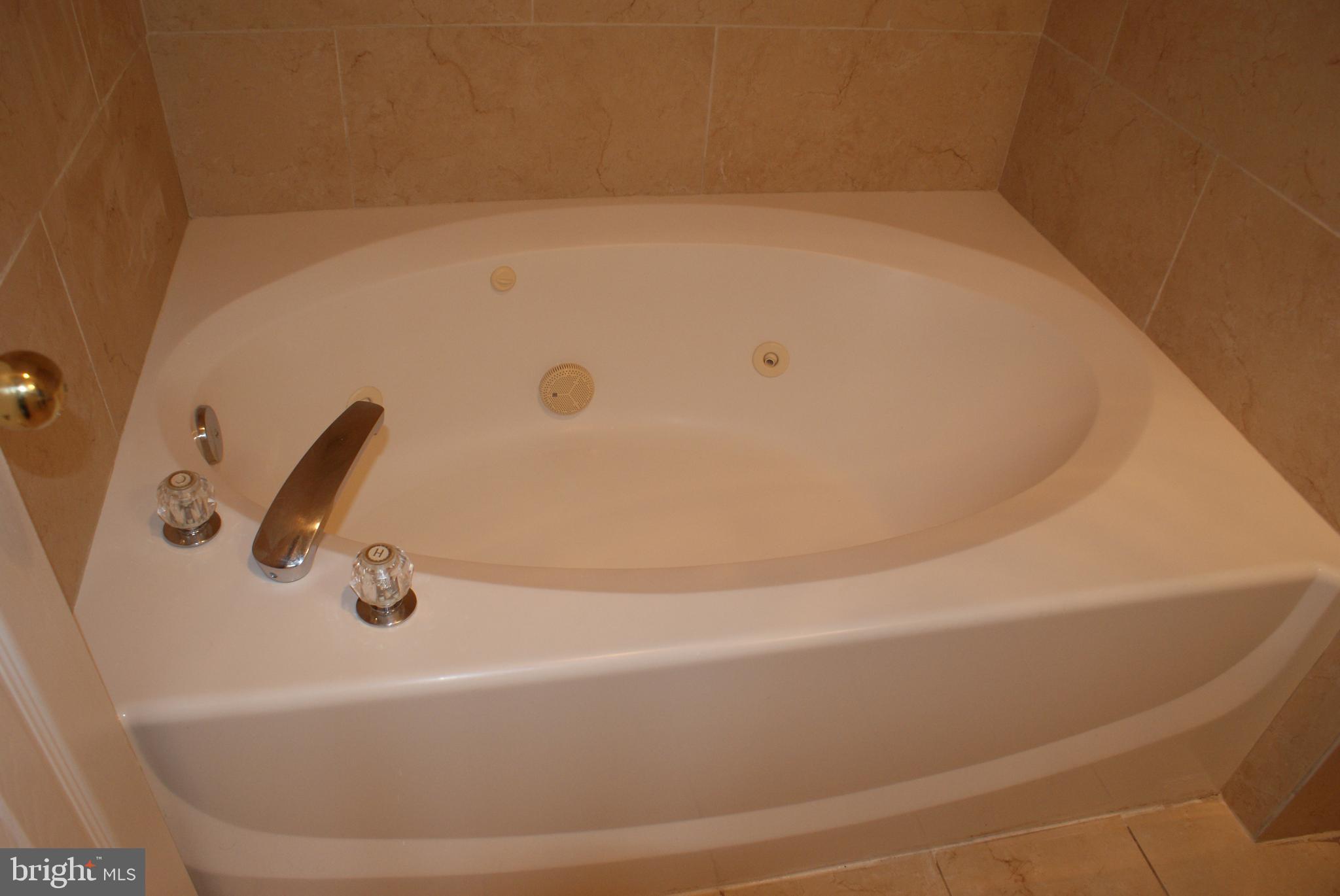 LARGO - Residential Lease