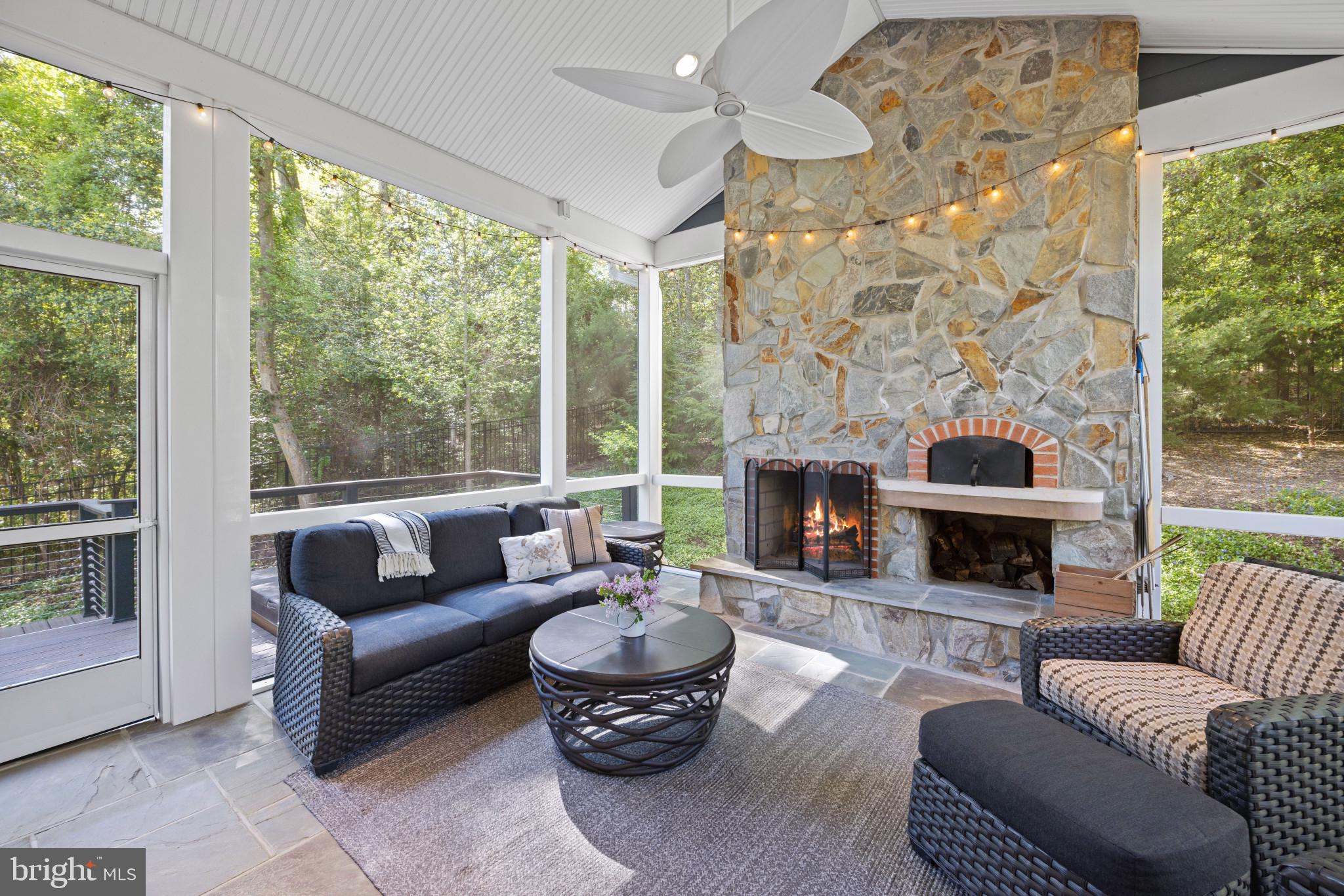 WALLACE MANOR - Residential