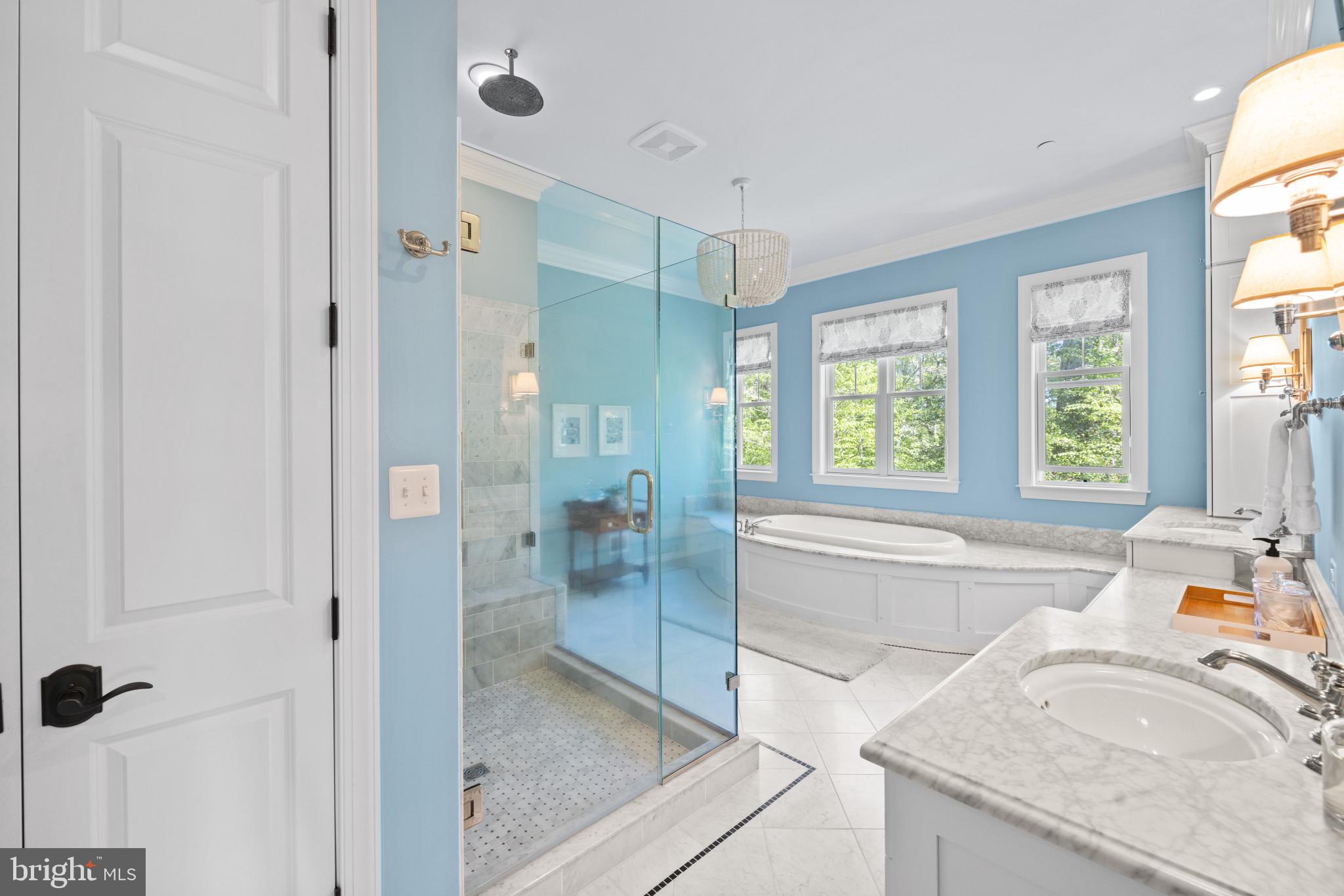 WALLACE MANOR - Residential