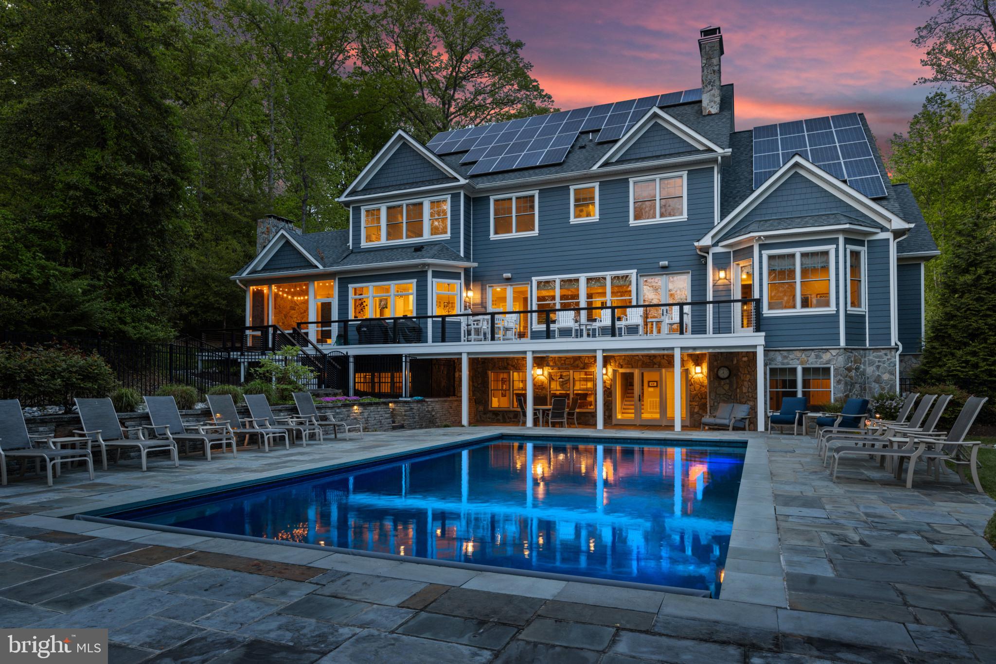 WALLACE MANOR - Residential