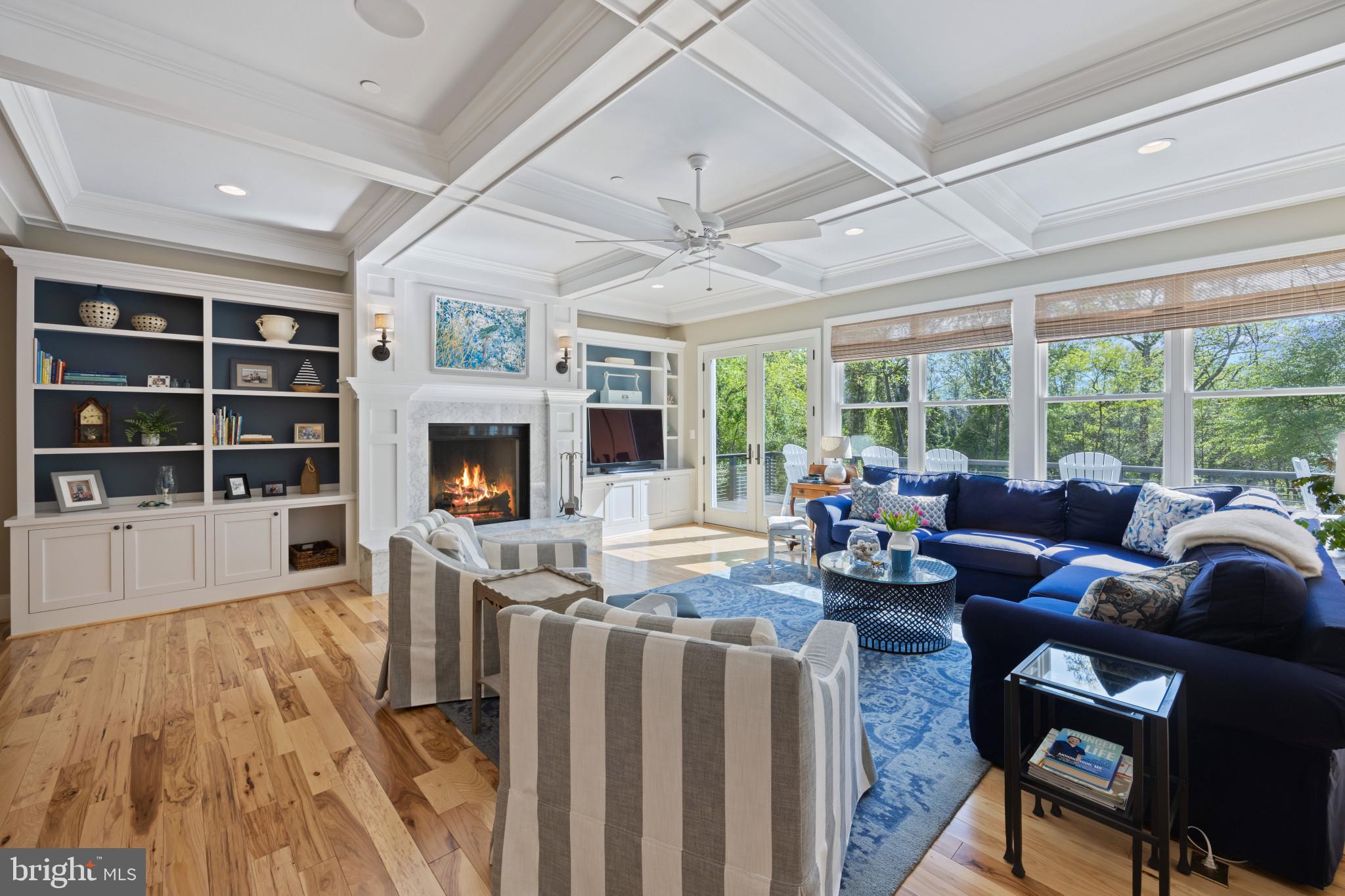 WALLACE MANOR - Residential