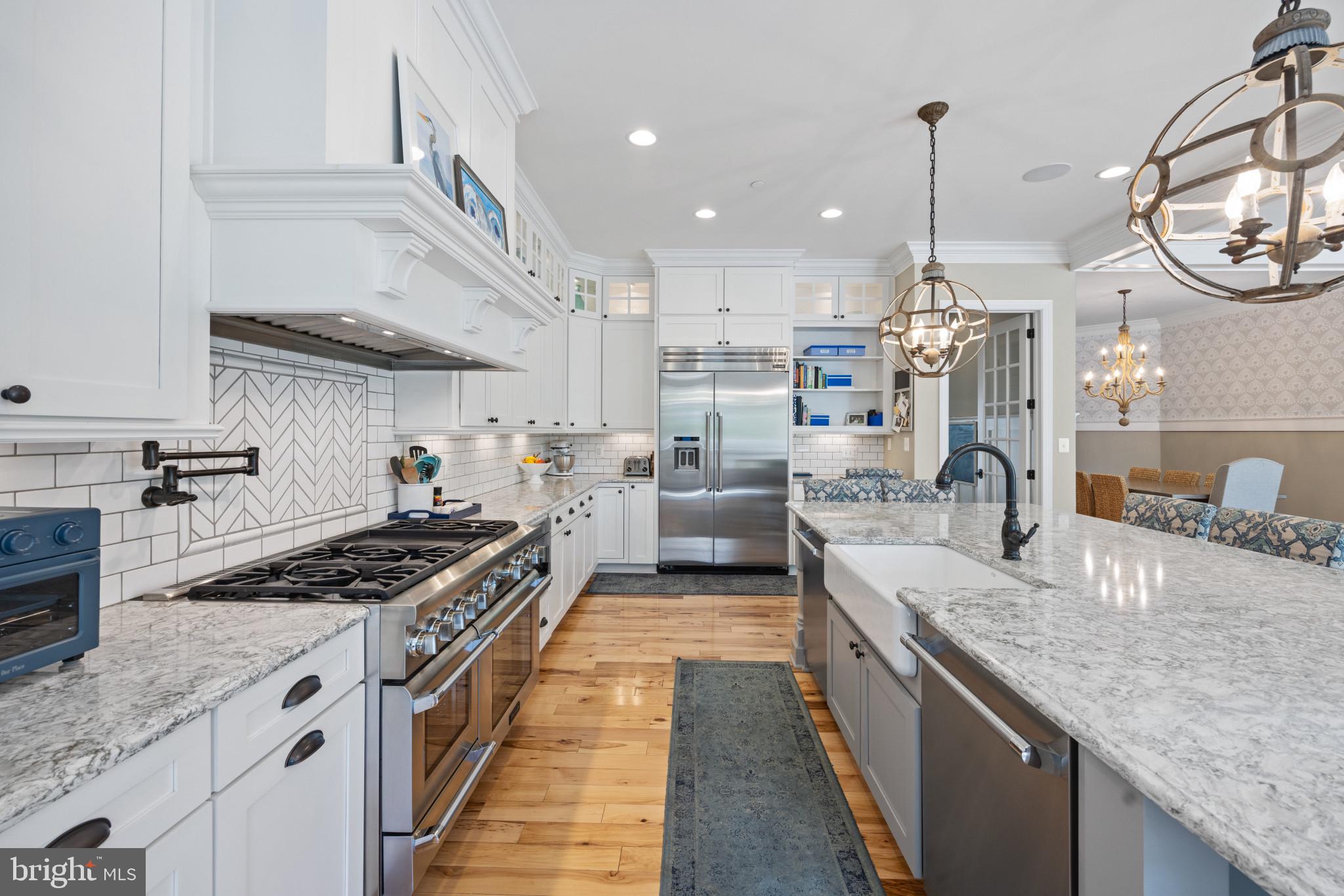 WALLACE MANOR - Residential