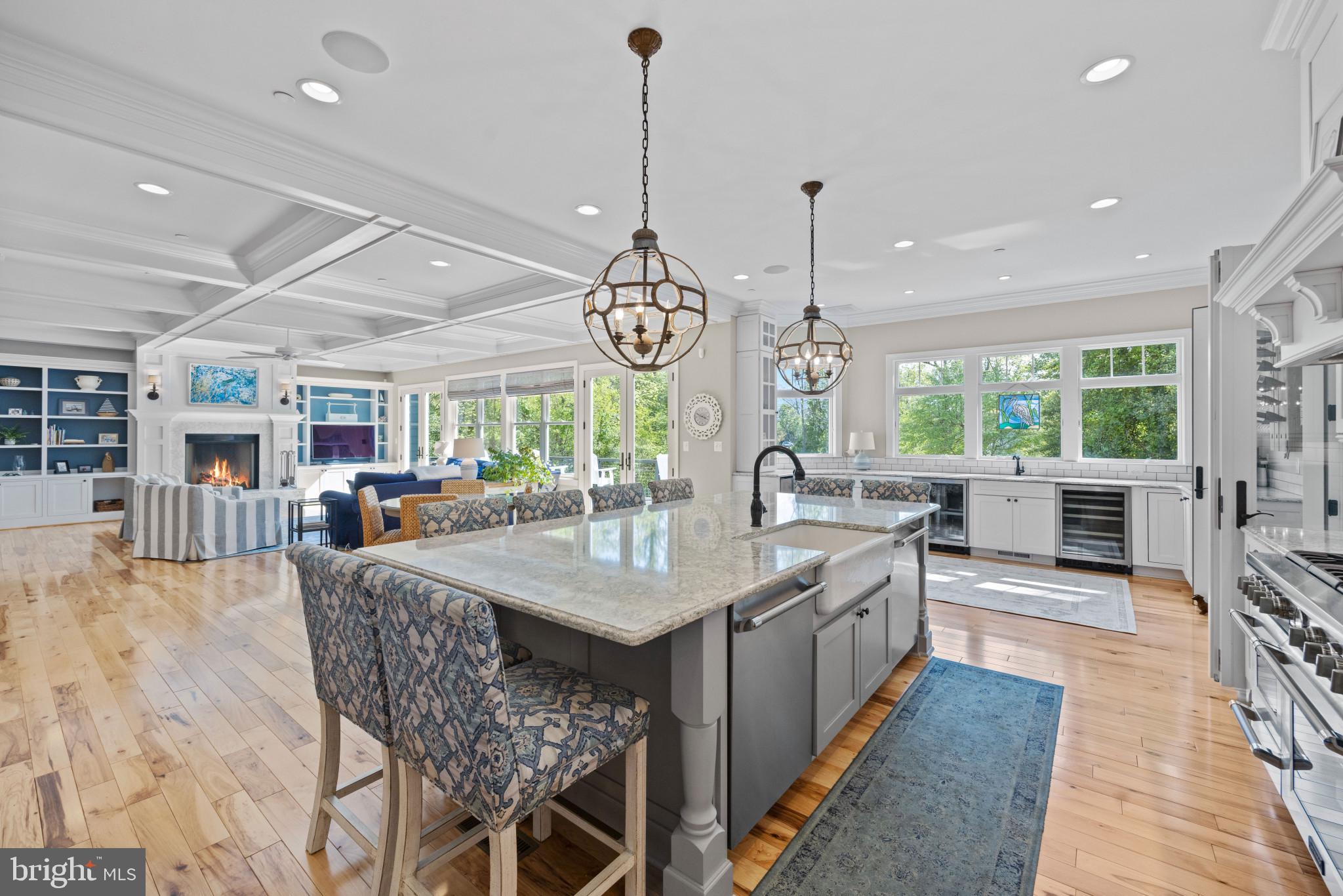 WALLACE MANOR - Residential