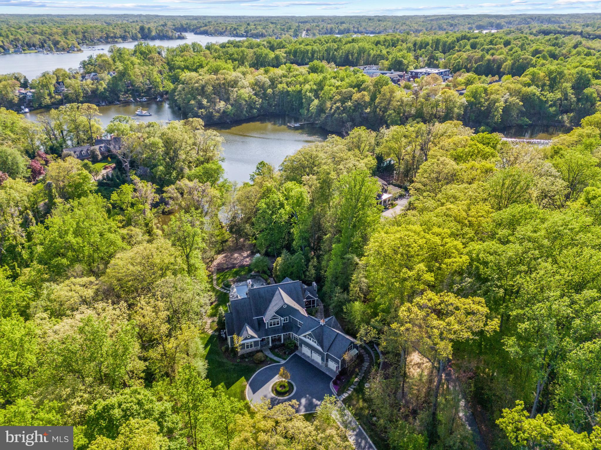 WALLACE MANOR - Residential